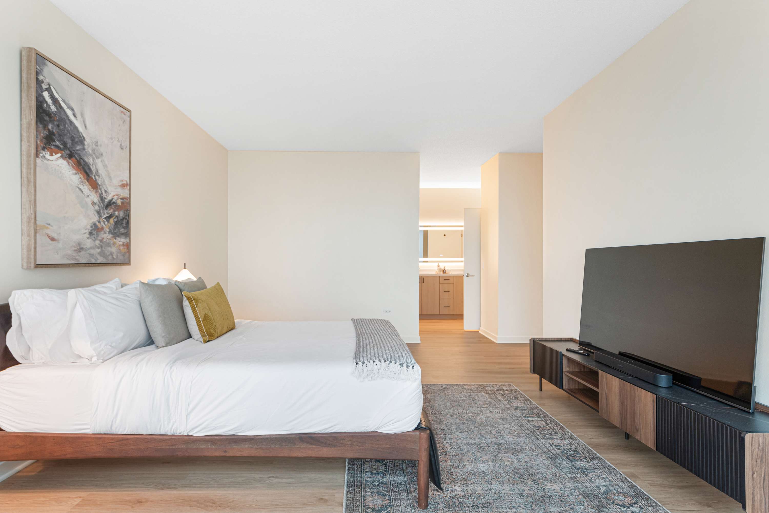 Spacious Apartments for Groups w/ Skyline Views interior 2