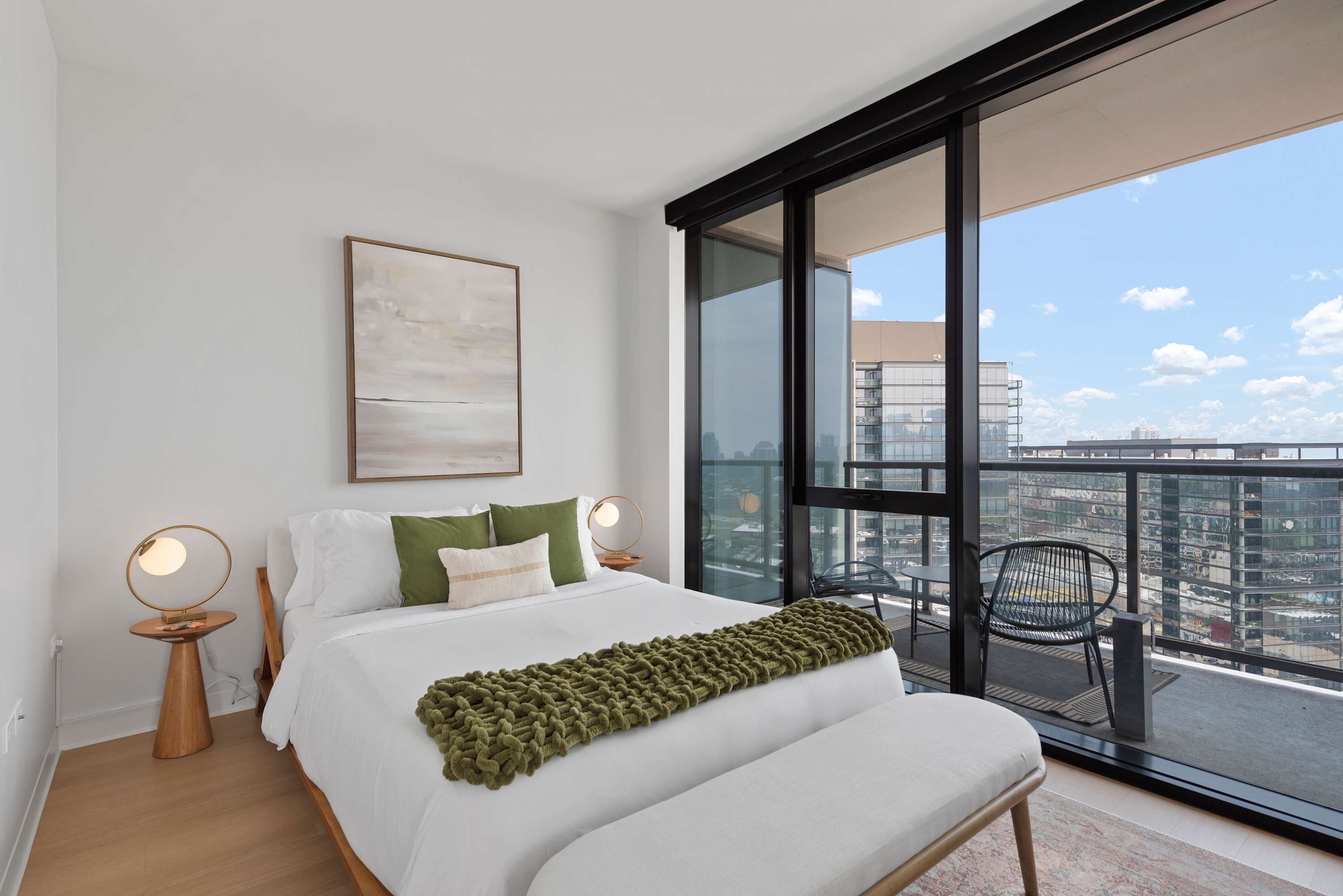 Prime Lincoln Park Views + Modern Amenities Await interior 2