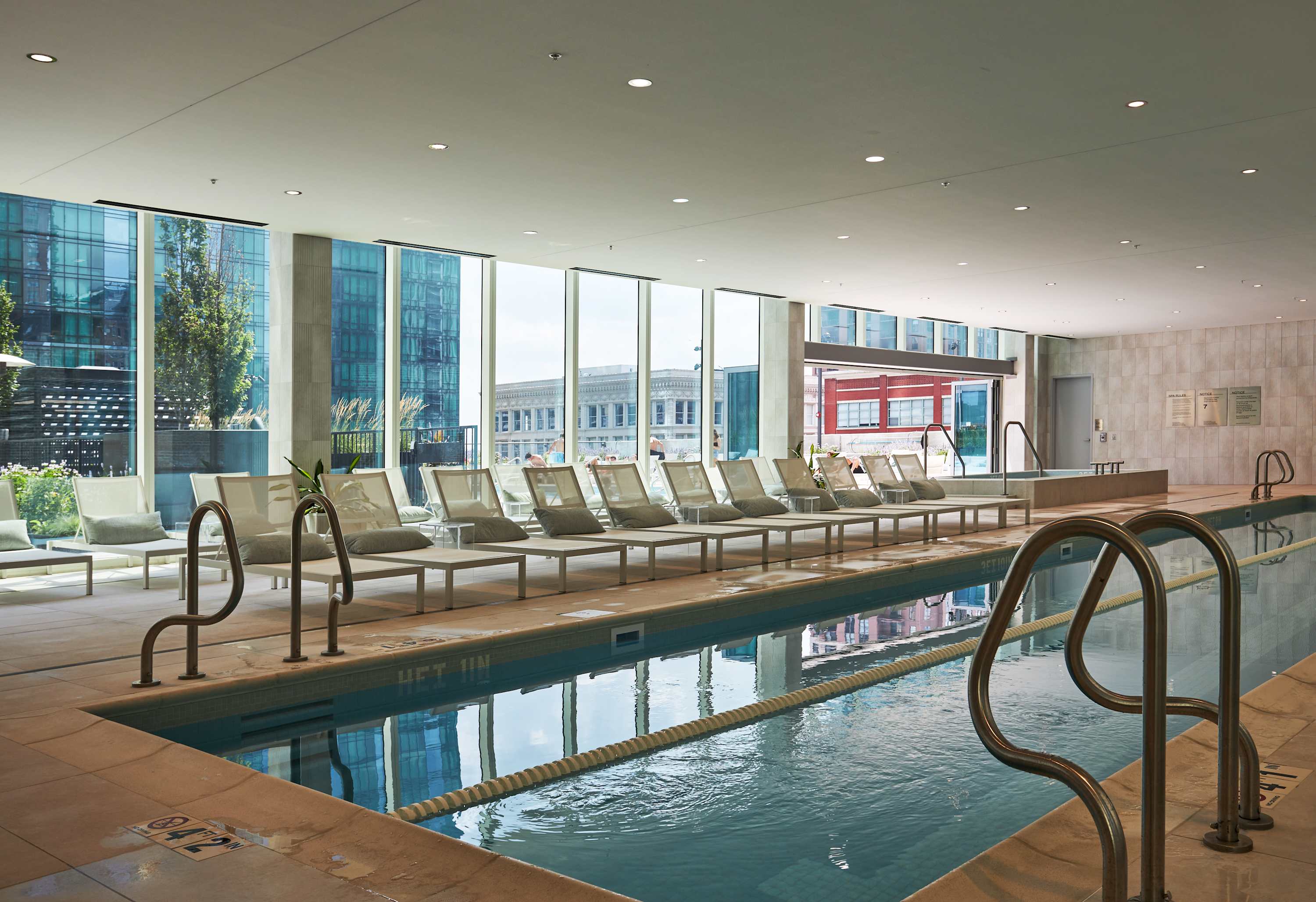 Cultural Mile 2BR, A Stay in the Sky, 65th Floor interior 4