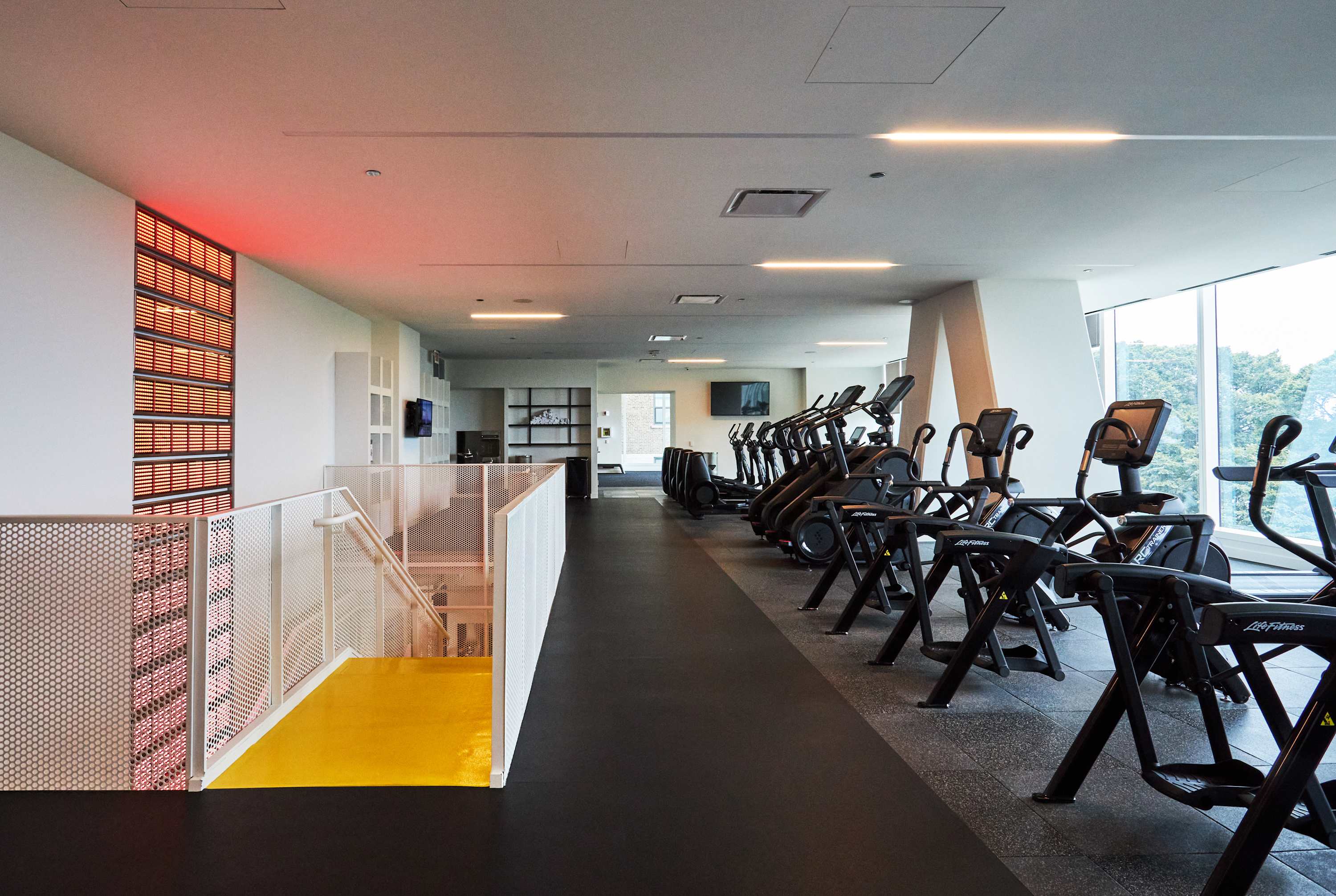 Front Row to the Lake & Skyline: Epic 60th Flr 3BR interior 5