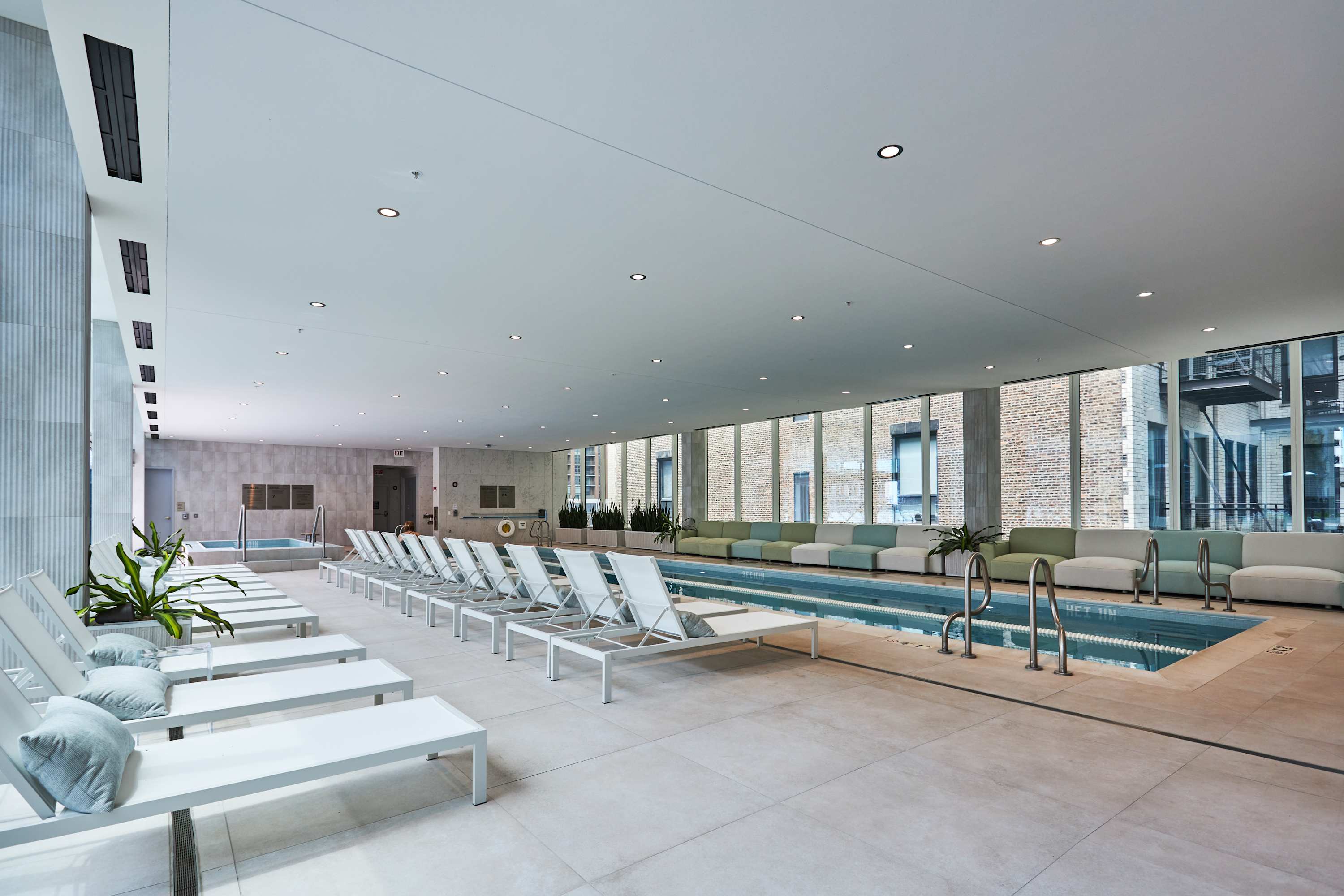 Premium Lake Views + Ideal for Group Getaways interior 4