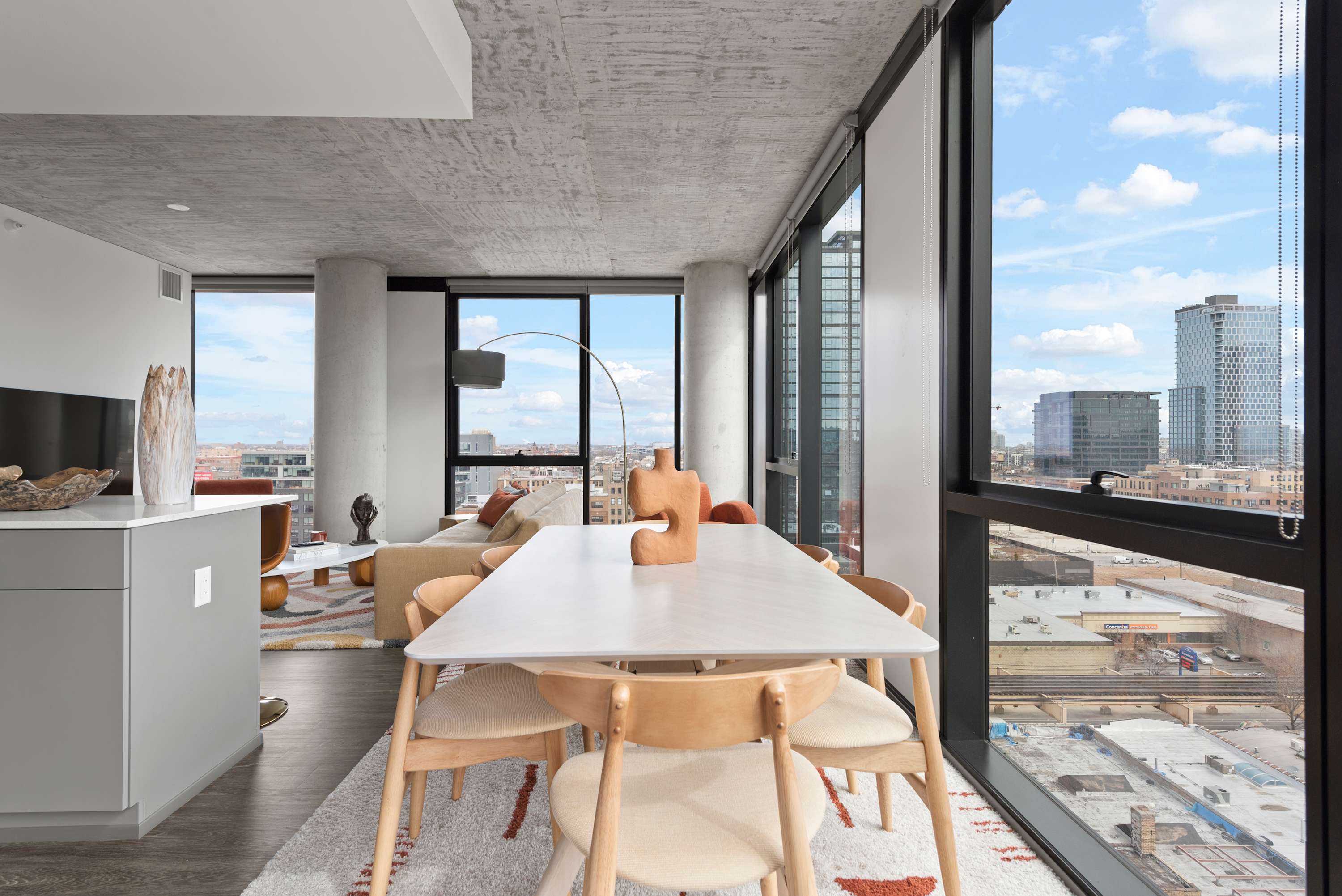 Exclusive Group Getaway in Vibrant West Loop interior 3