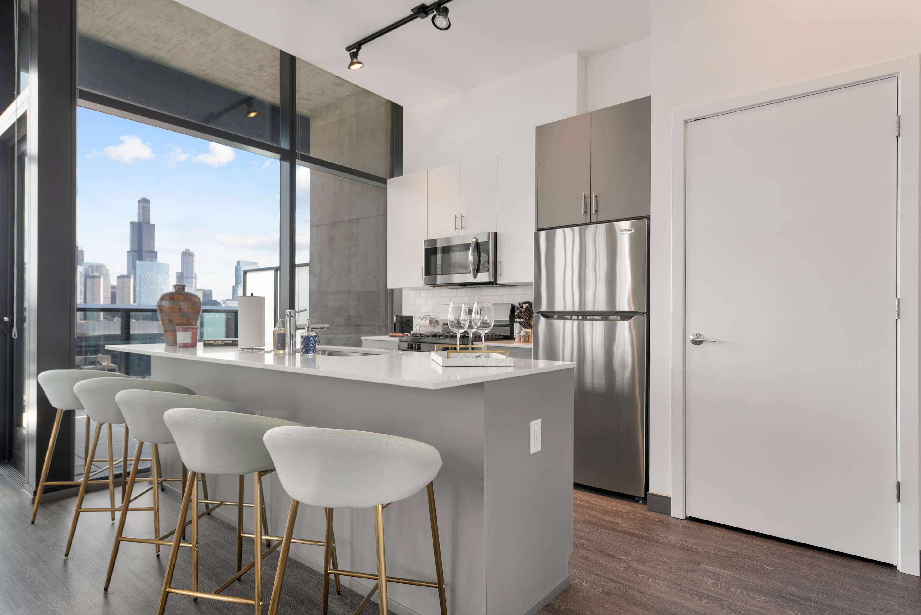 6 Luxe Apts, Perfect Group Solution, Sleeps 30 interior 3