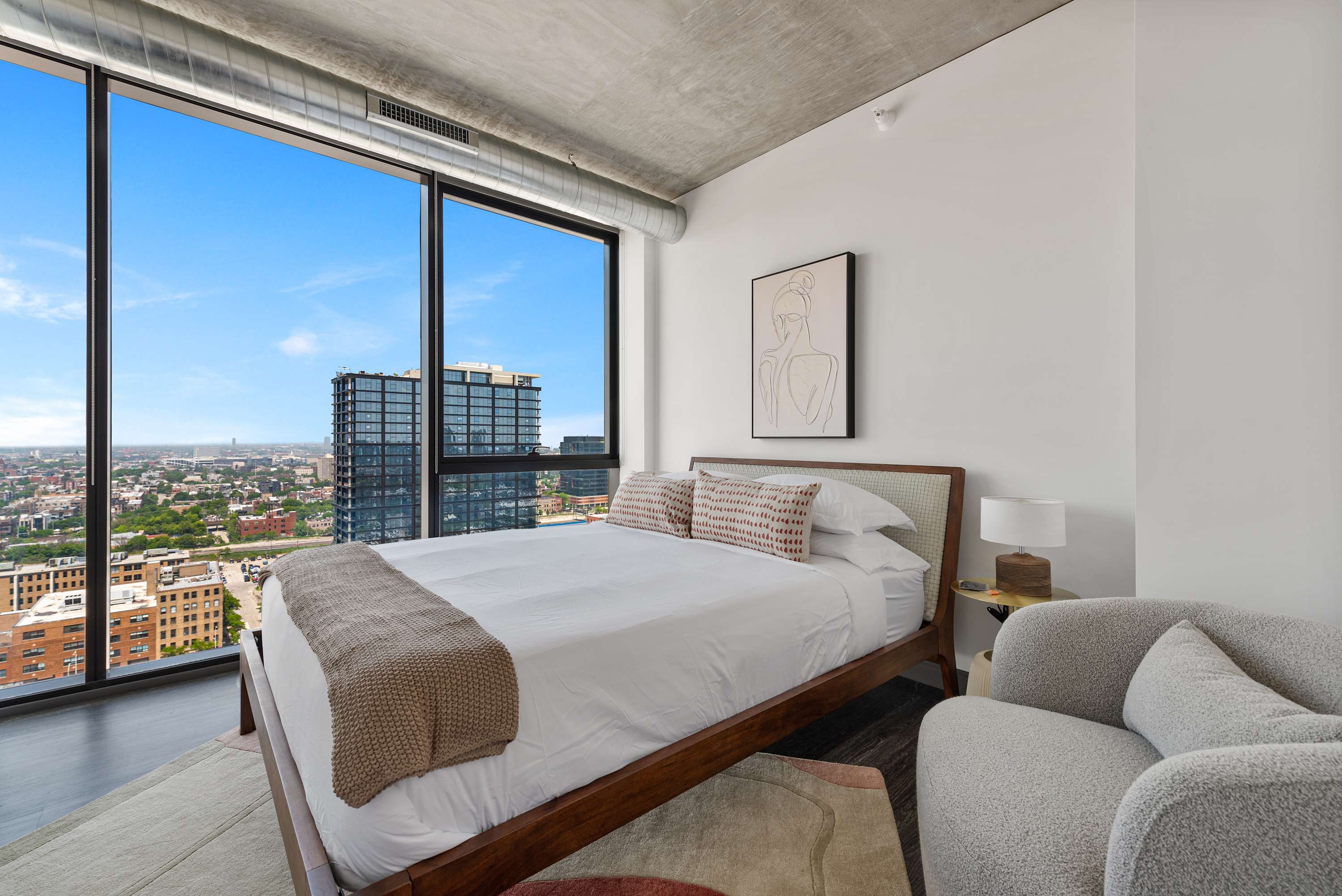 6 Luxe Apts, Perfect Group Solution, Sleeps 30 interior 2