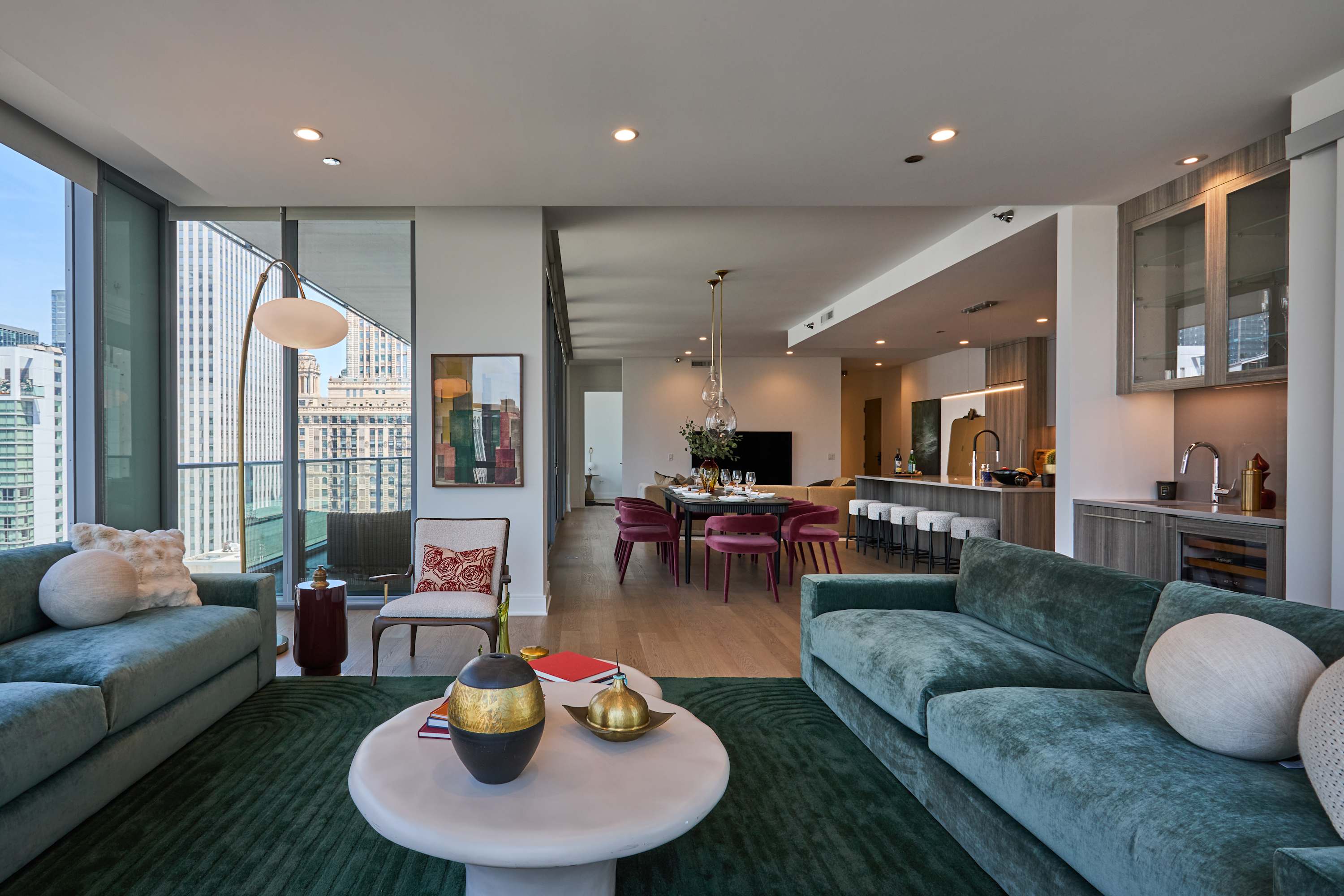 Luxury PH: Panoramic Views + Prime Location