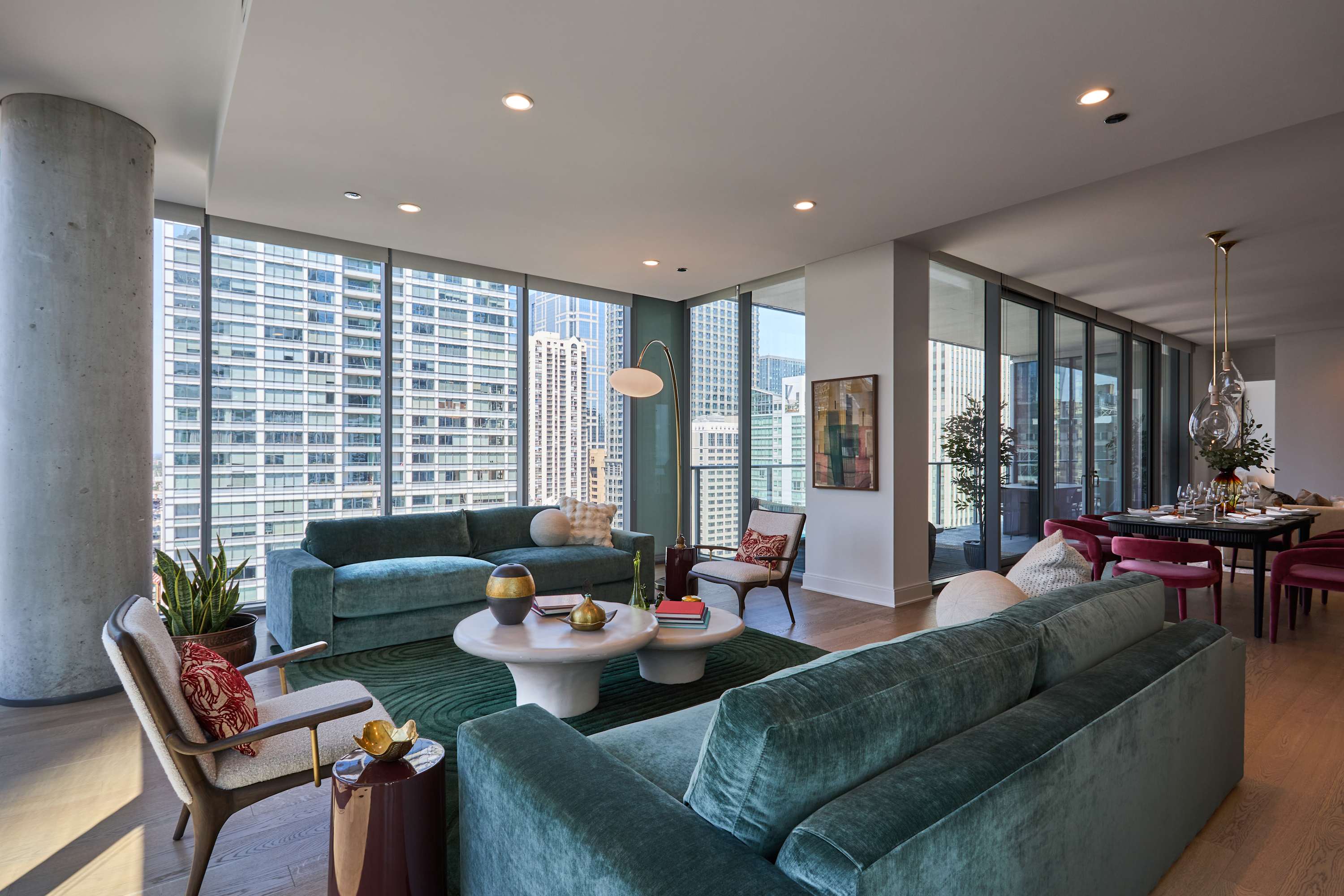 Luxury PH: Panoramic Views + Prime Location interior 2