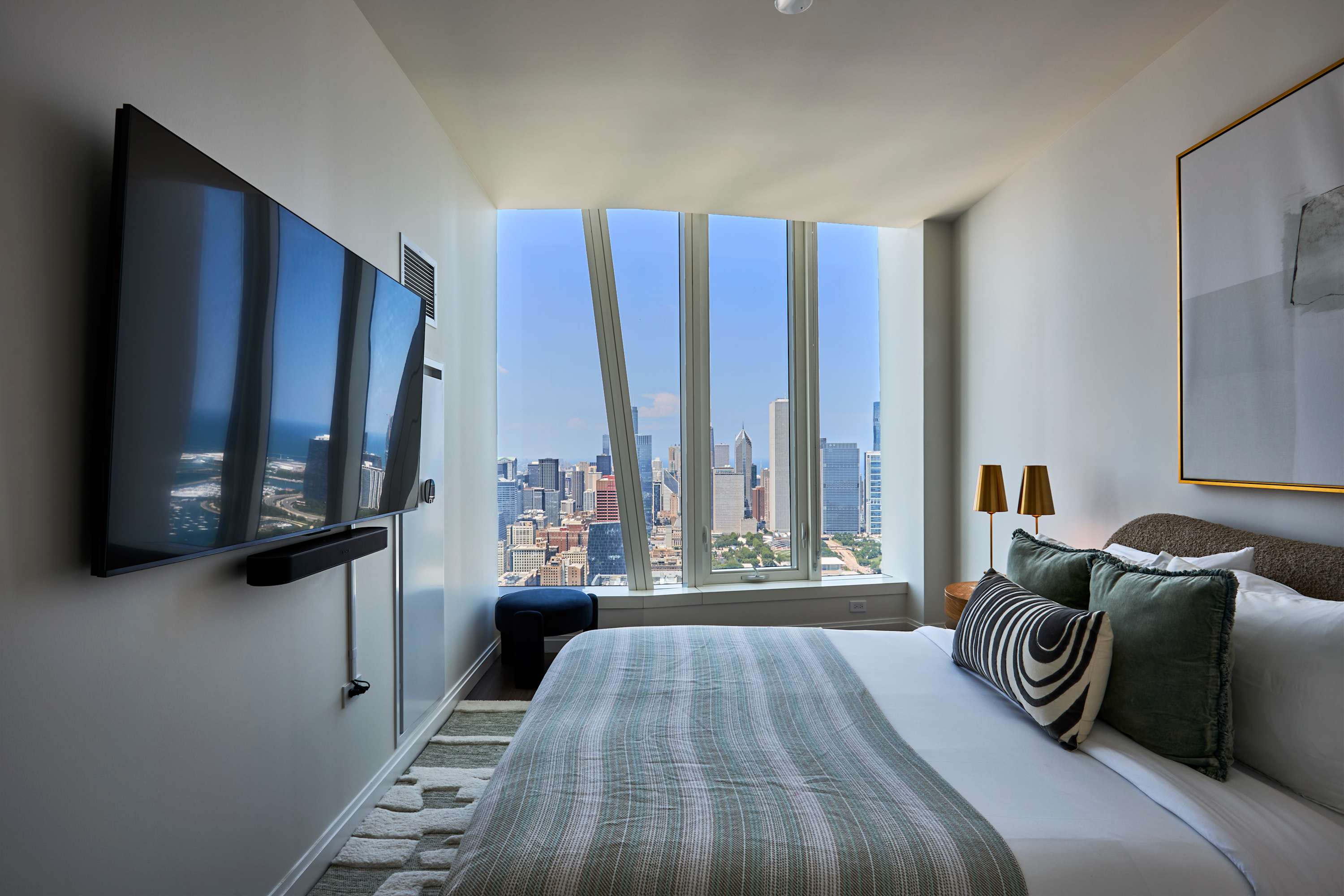 1,622SqFt Penthouse | 69th Flr Views | Sleeps 5 interior 5