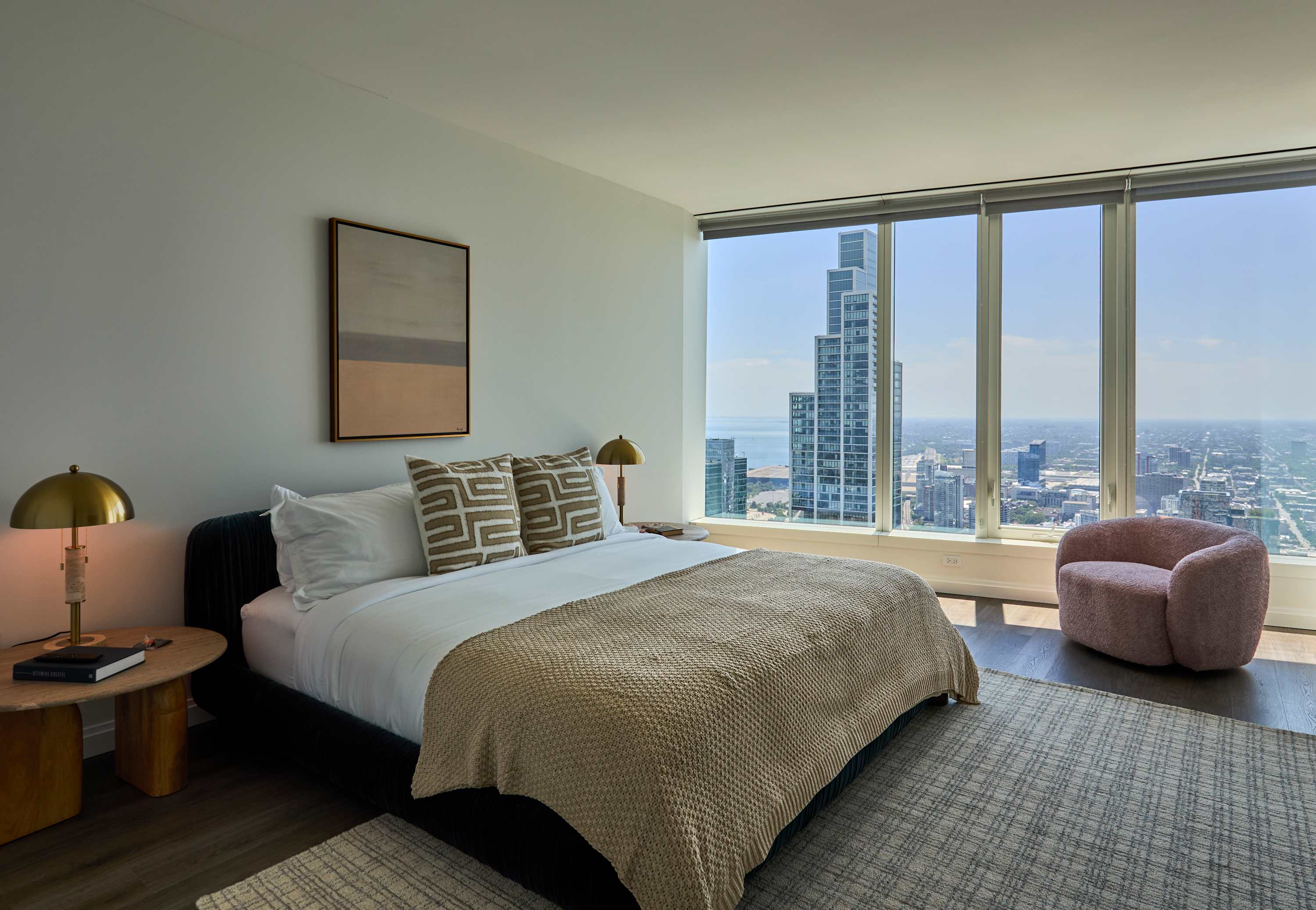 The Horizon | 3BR PH, 63rd Fl, Top Sky Deck interior 4