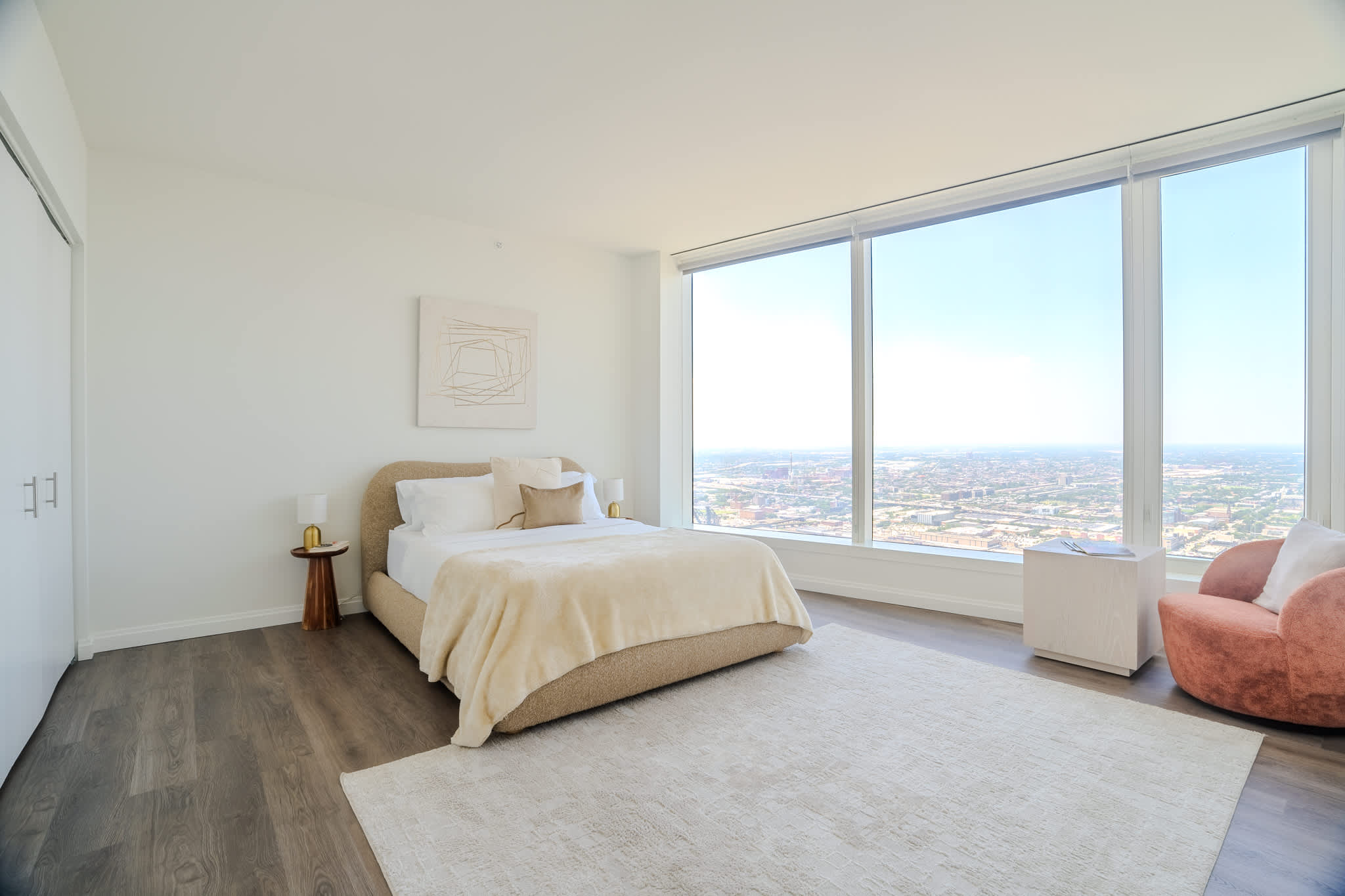 The Horizon | 3BR PH, 63rd Fl, Top Sky Deck interior 5