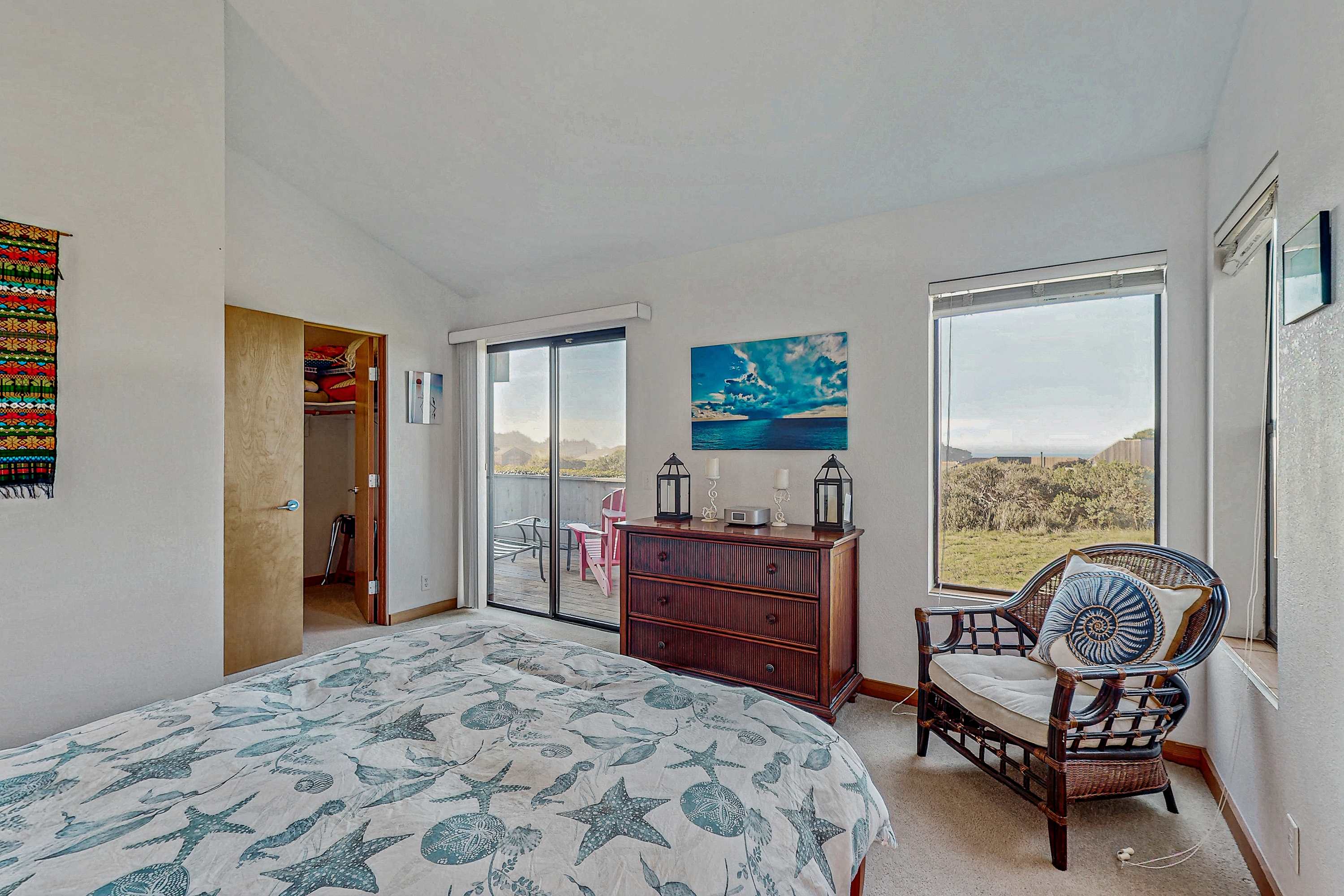 Wake up refreshed in this cozy master suite, complete with inviting furnishings and a tranquil atmosphere.