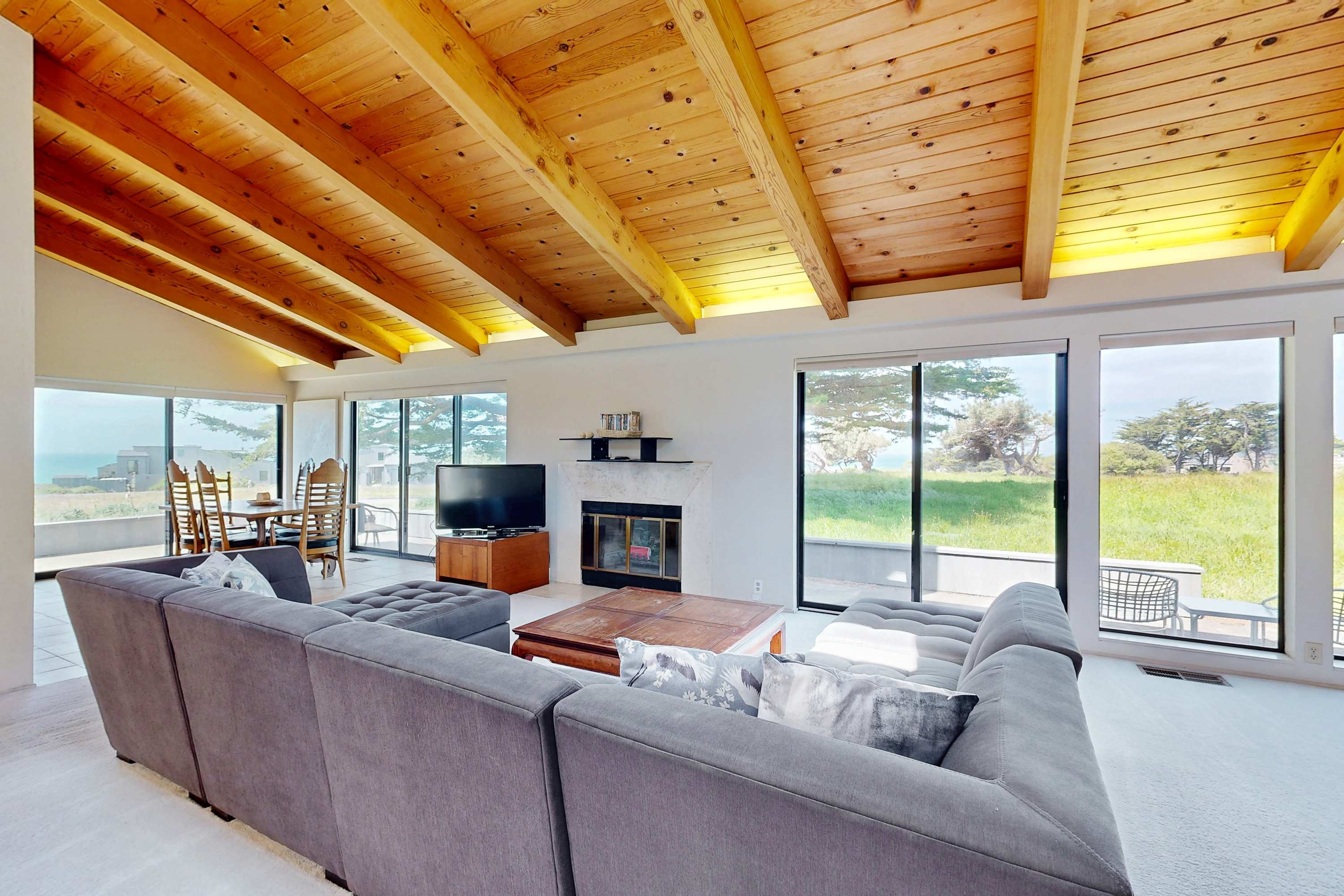 Imagine cozy evenings by the fireplace, where the sounds of the ocean create the perfect backdrop for unwinding.