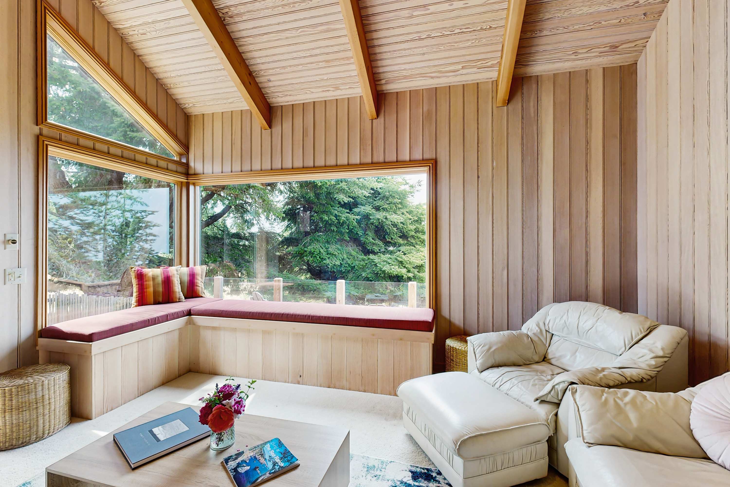 Relax in the sunlit reading nook, where you can curl up with a good book or simply enjoy the peaceful views of your surroundings.
