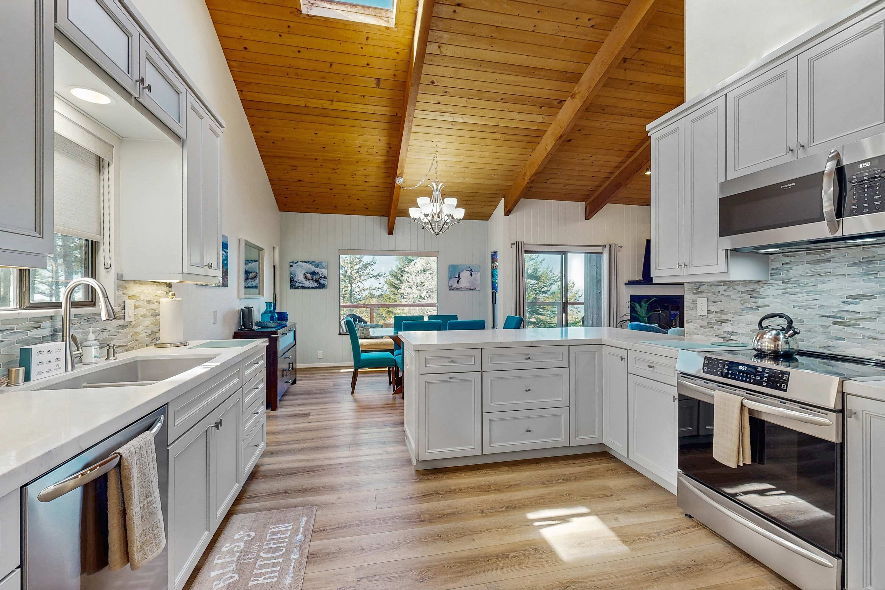 Your culinary adventures await in this well-appointed kitchen, perfect for whipping up breakfast before a day of exploration.
