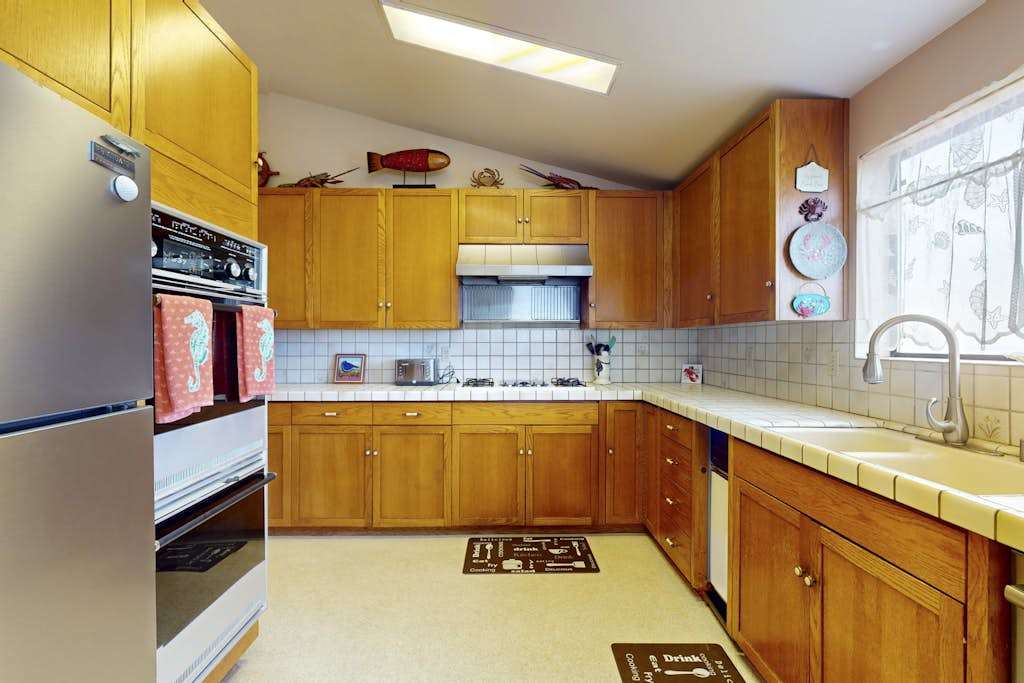 Cook like a local with your full-size range, microwave, and dishwasher — everything you need for coastal meals at Pinnacle Heights