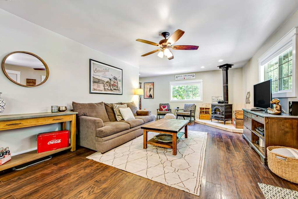Cozy up on the plush sofa with a local Pinot Noir while your favorite show plays on the flat-screen TV