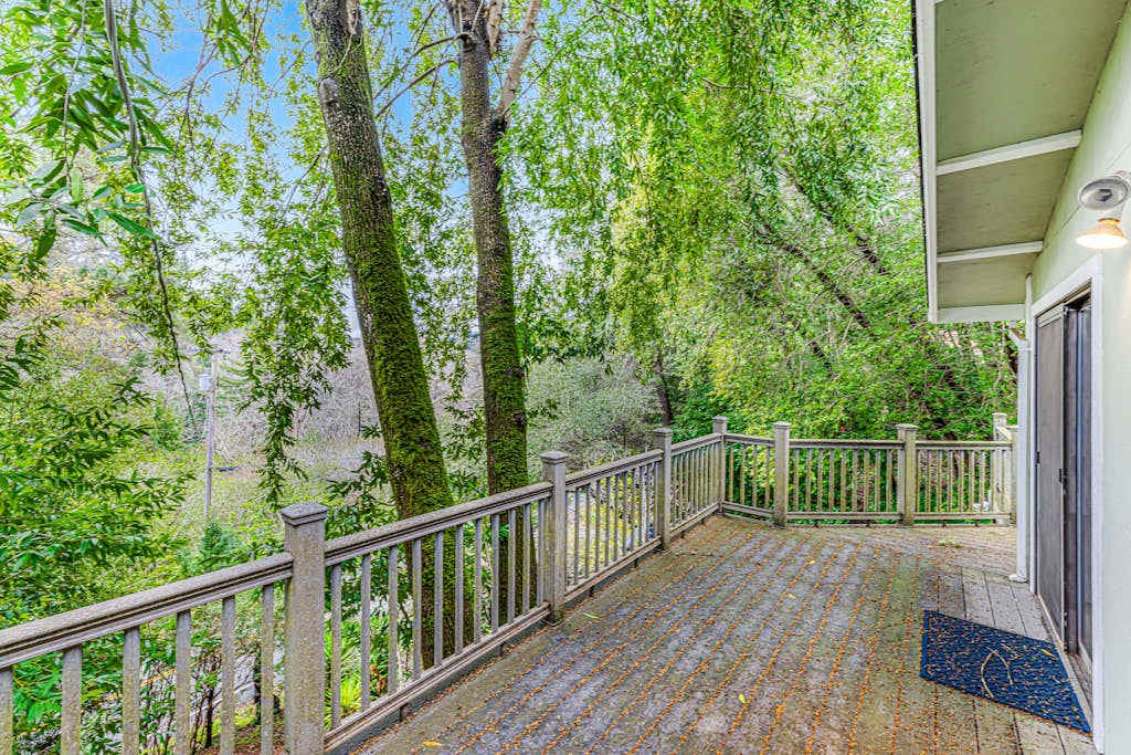 Breathe in the Sonoma forest air from your private upper deck — a leafy treetop perch perfect for sipping a Russian River Valley Pinot after a day of exploring.