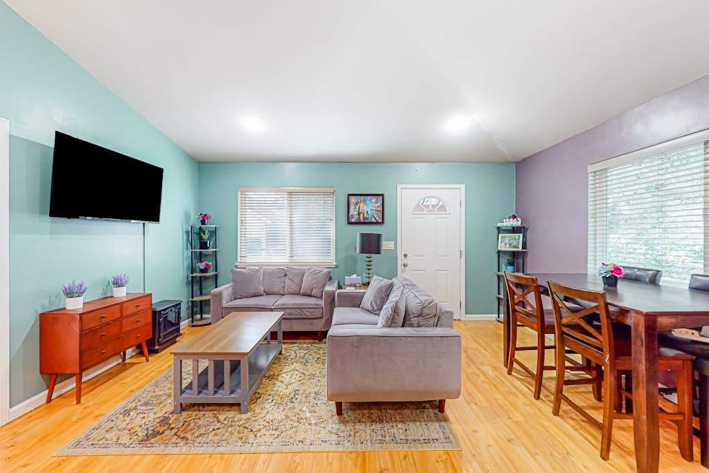 Gather your group in this open-concept living and dining area — plenty of room for six to spread out after a day exploring Guerneville's tasting rooms and trails.