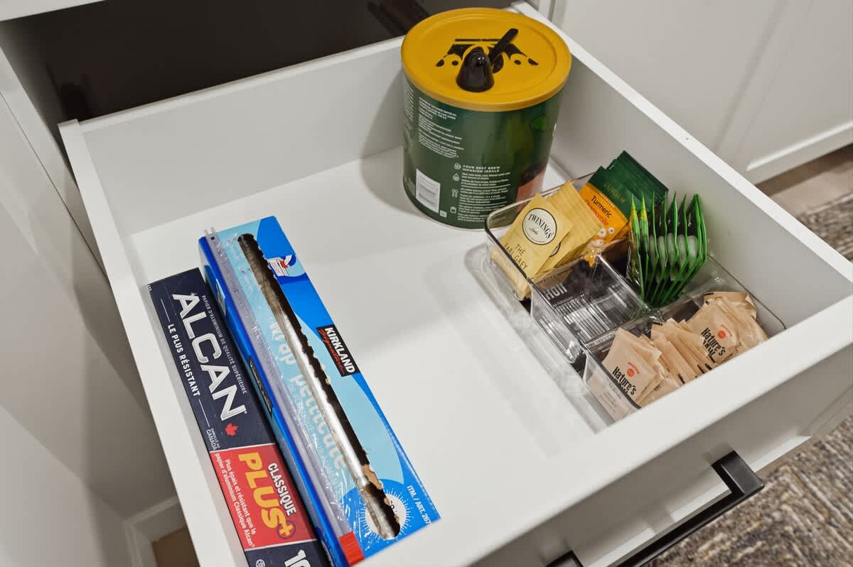 Tea and coffee drawer