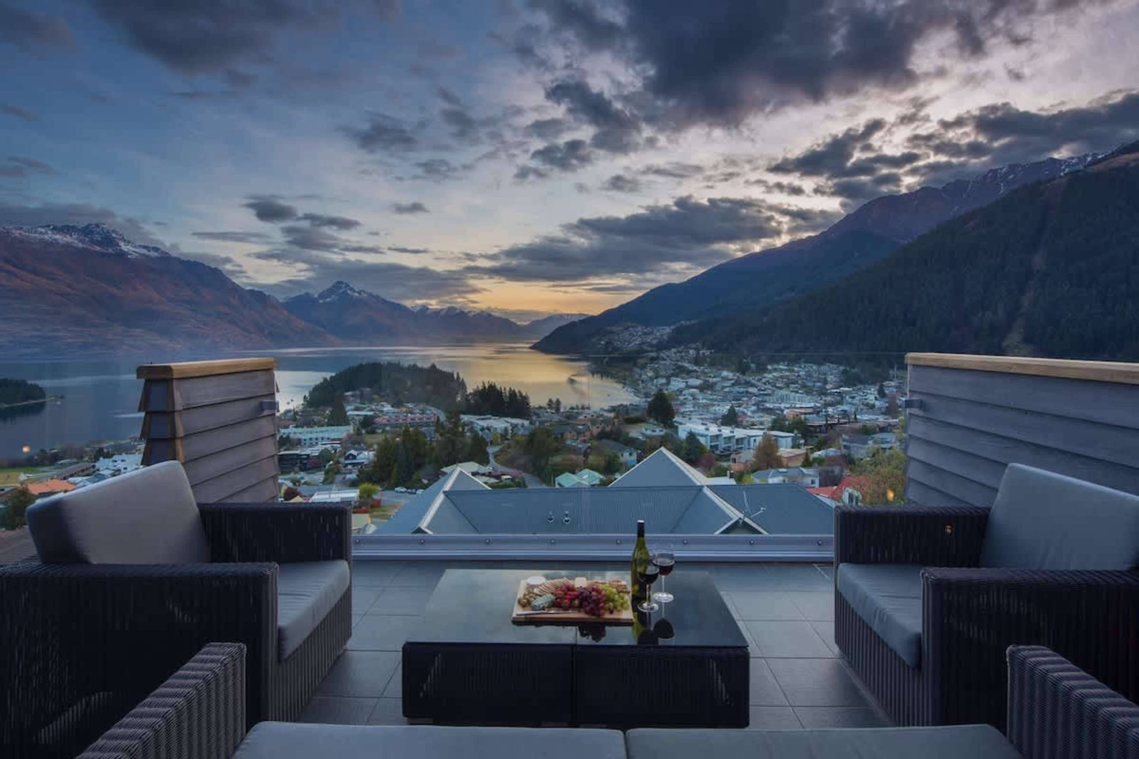 Private Balcony Retreat: Relax on the spacious deck, equipped with a BBQ and panoramic views of Queenstown’s natural beauty.
