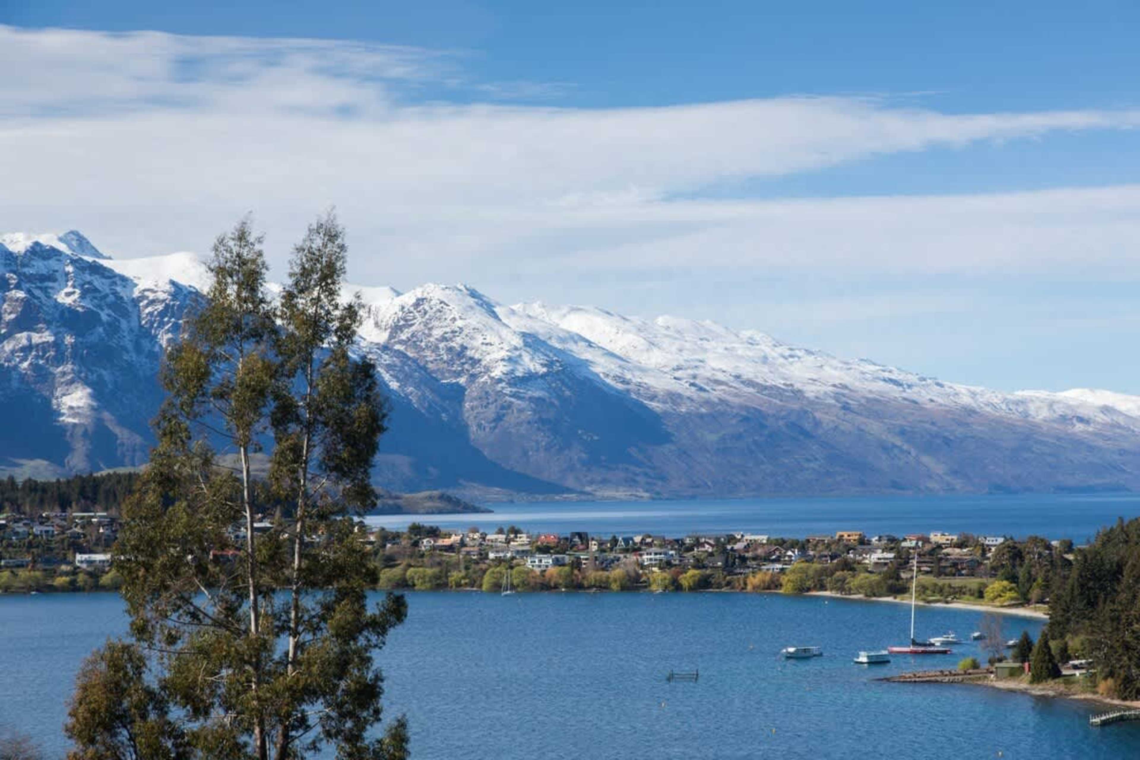 Never-ending mountain and lake views from one of the best lookouts, Queenstown