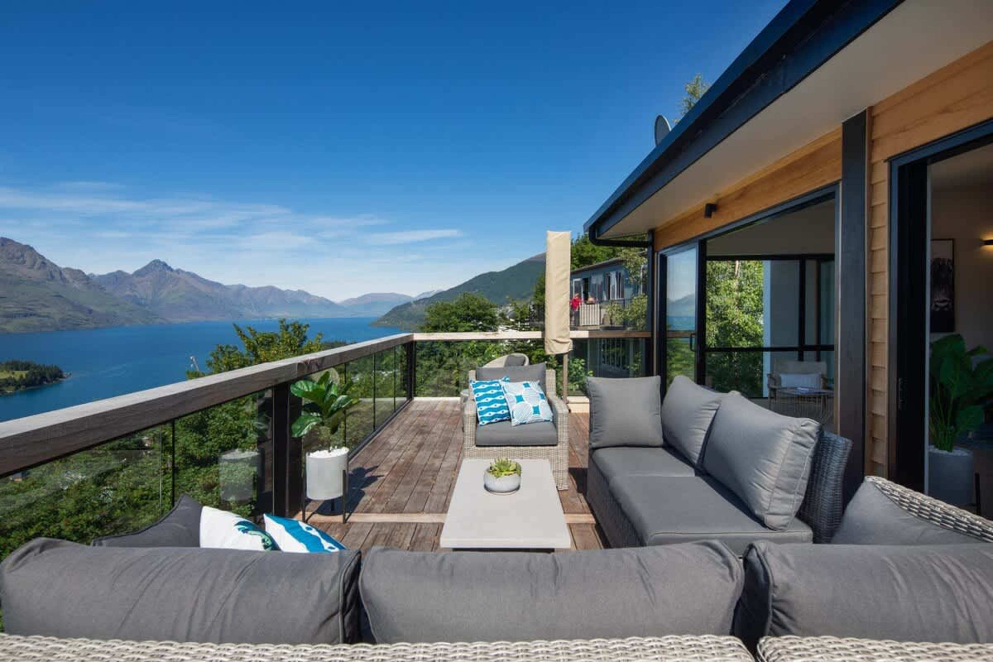 Scenic Balcony with BBQ and Views
Enjoy the fresh air on the spacious balcony, featuring a BBQ and panoramic views of Lake Wakatipu and the Remarkables. It’s the perfect setting to dine, relax, or watch the sunset over the lake.