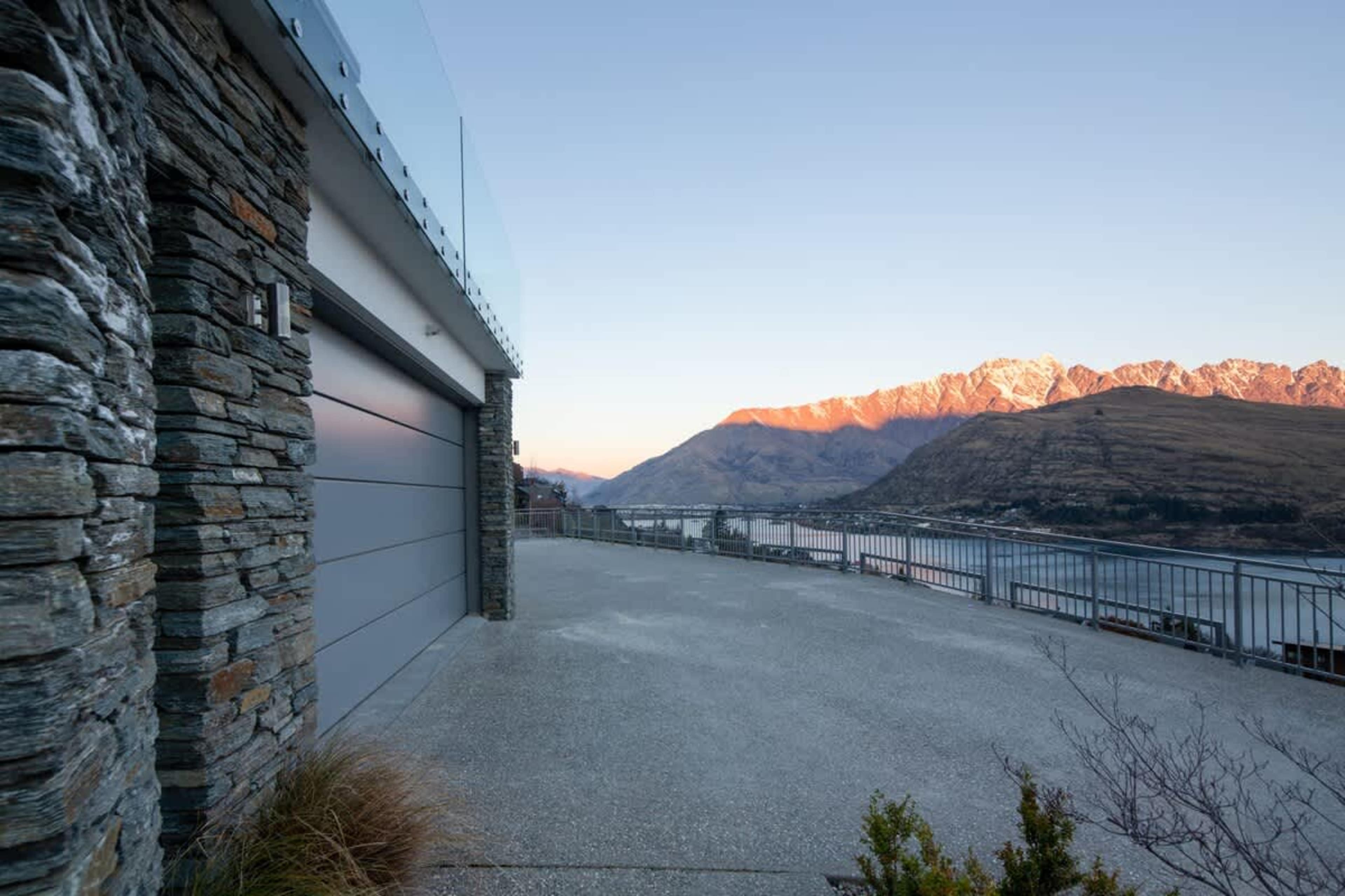 Convenient parking and garage facilities for your stay