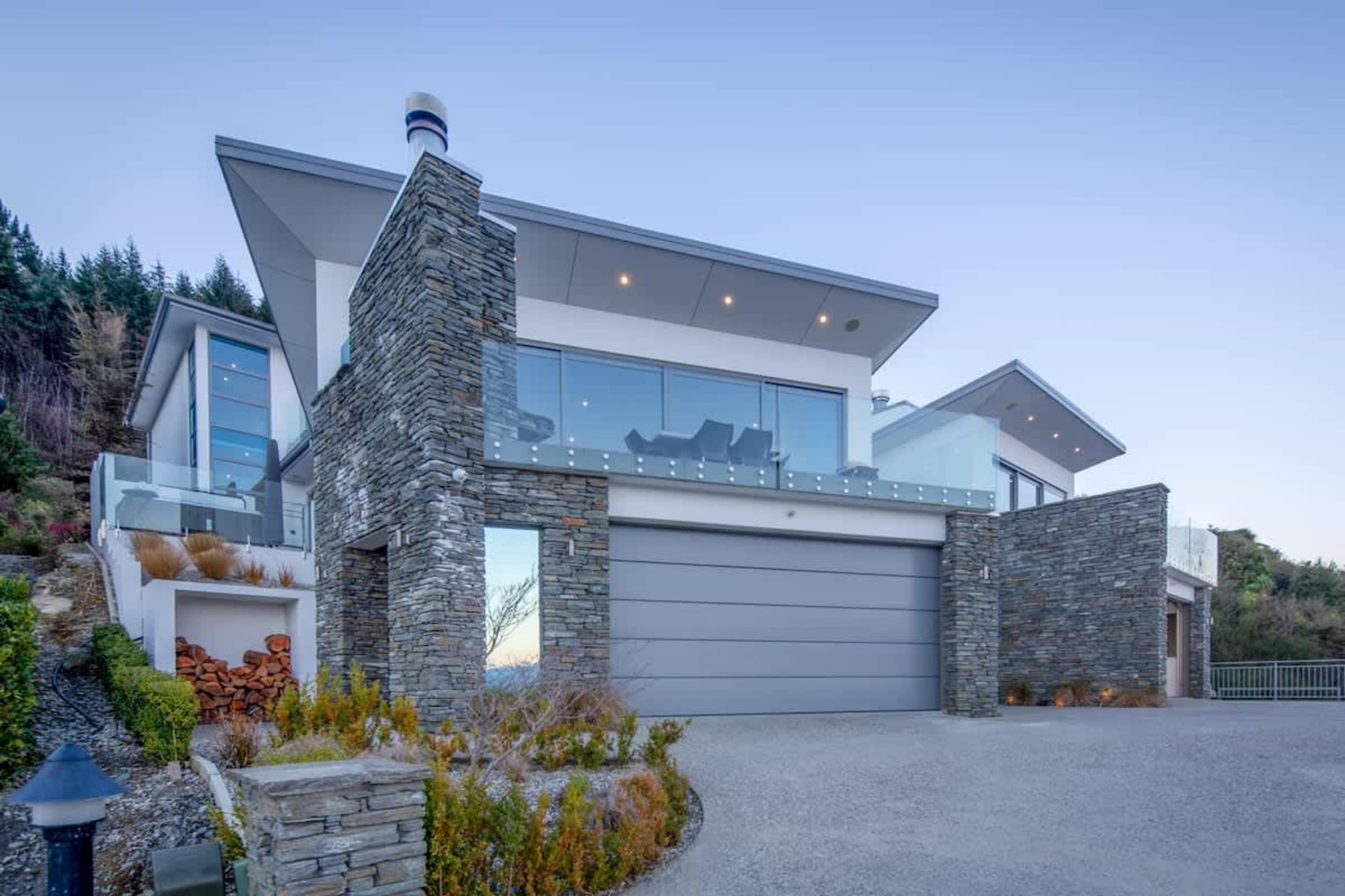 Secure and Spacious Parking
Enjoy the convenience of a private garage with free parking for two cars. Whether you’re exploring Queenstown or hitting the nearby ski slopes, your vehicles will be safe and easily accessible throughout your stay.