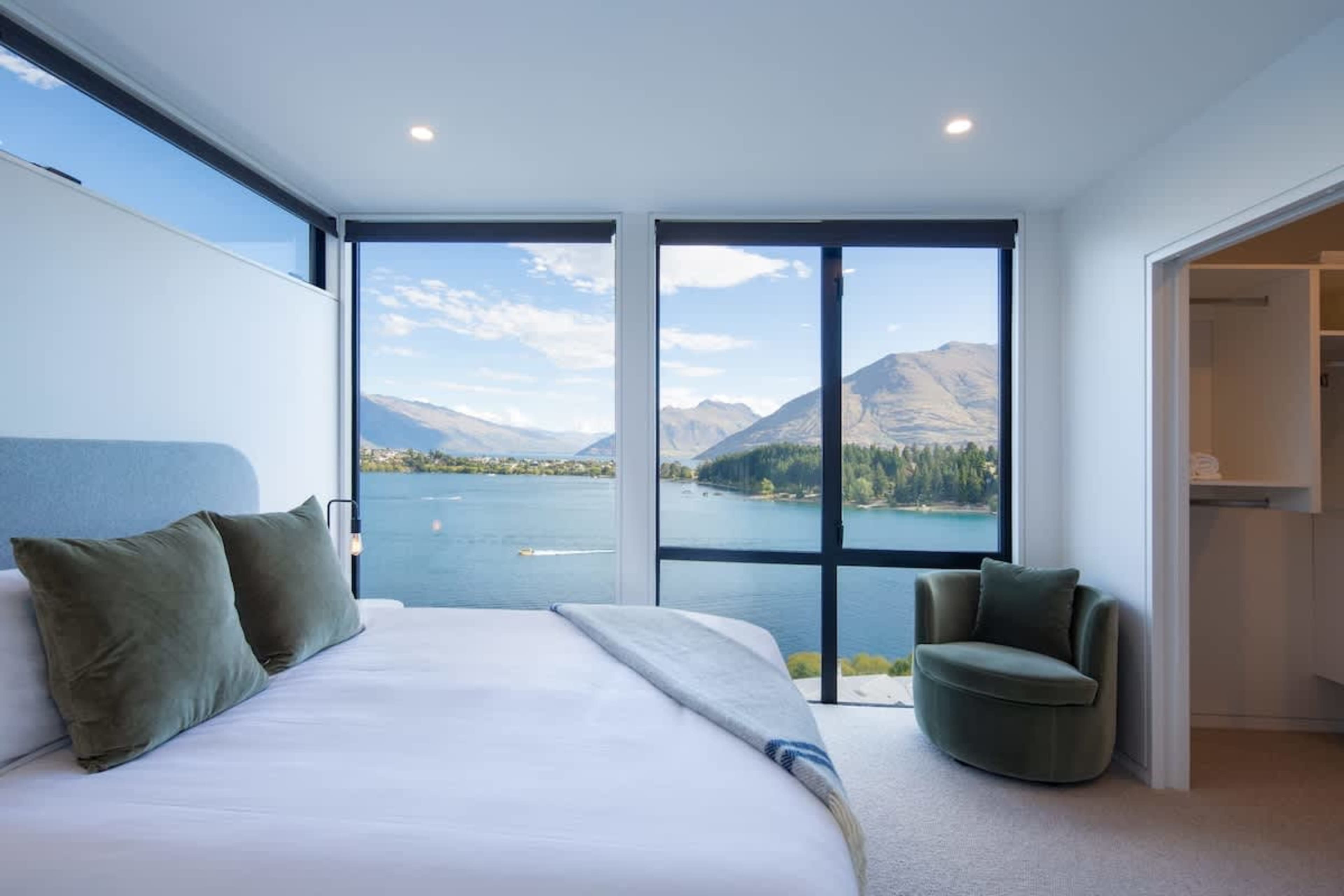 Second Bedroom with Ensuite and Wardrobe – Enjoy the comfort of a king bed in this spacious second bedroom, complete with its own ensuite bathroom and a large wardrobe for your convenience.