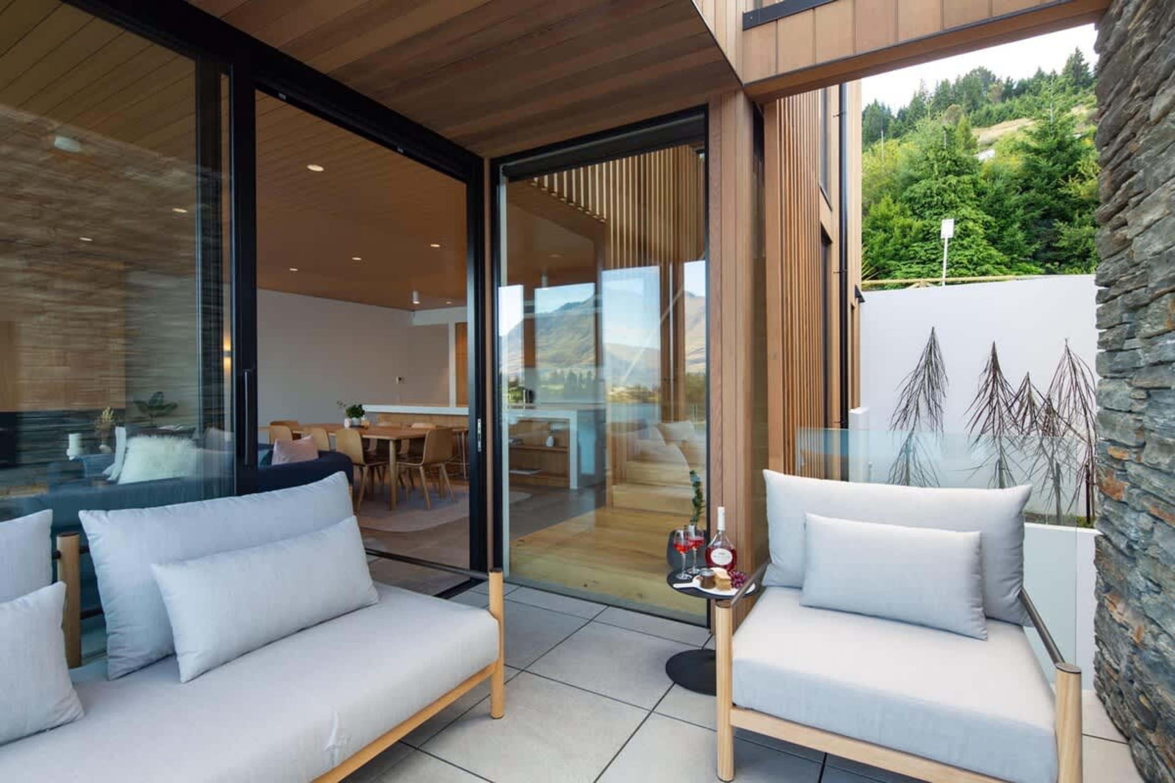 Scenic Patio with Fireplace – Enjoy the warmth of a fireplace on this spacious patio, where you can unwind while gazing at the incredible lakefront views.