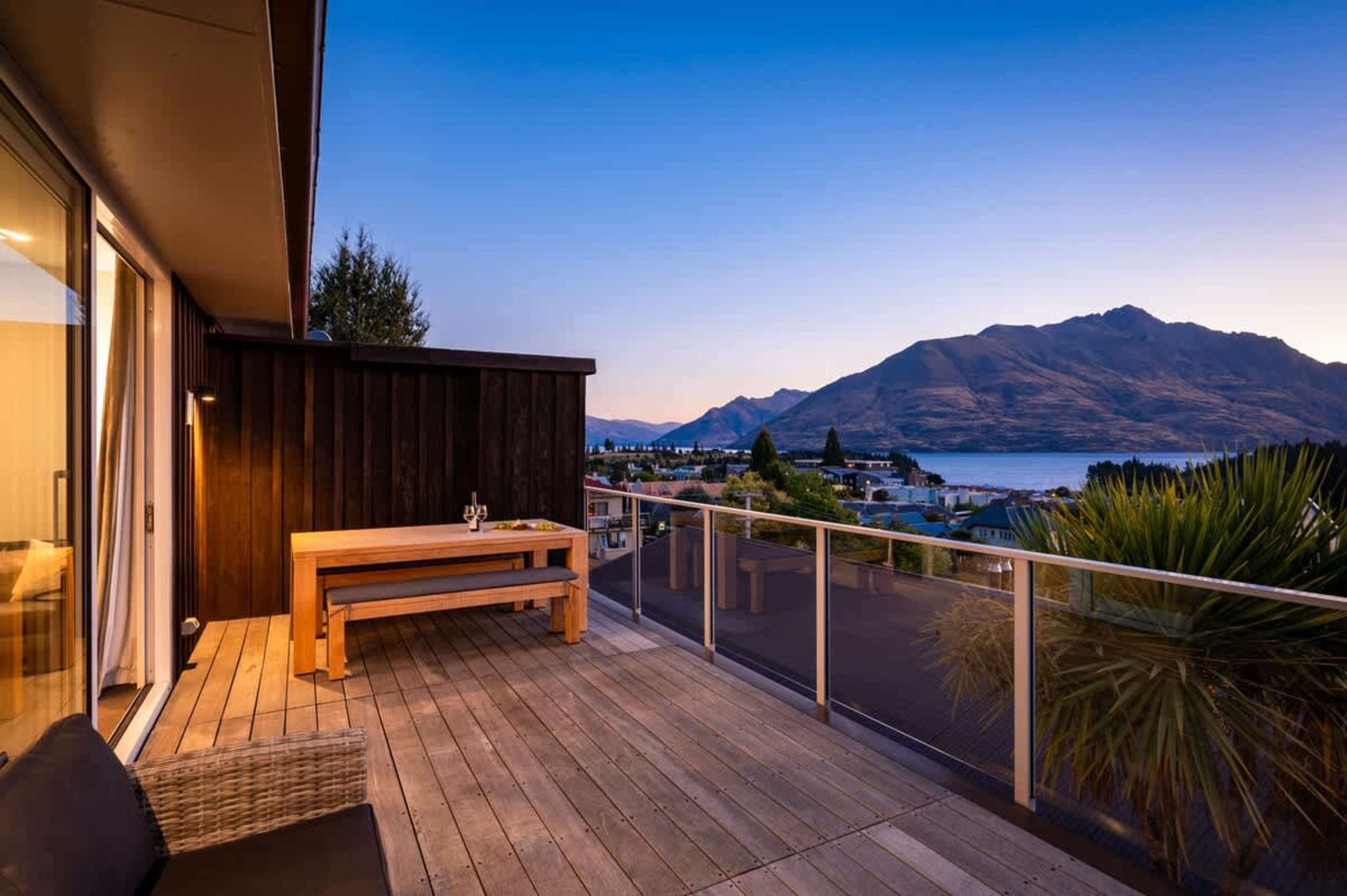 Enjoy BBQs on the main deck with uninterrupted views of Lake Wakatipu and the Remarkables—your perfect Queenstown retreat.