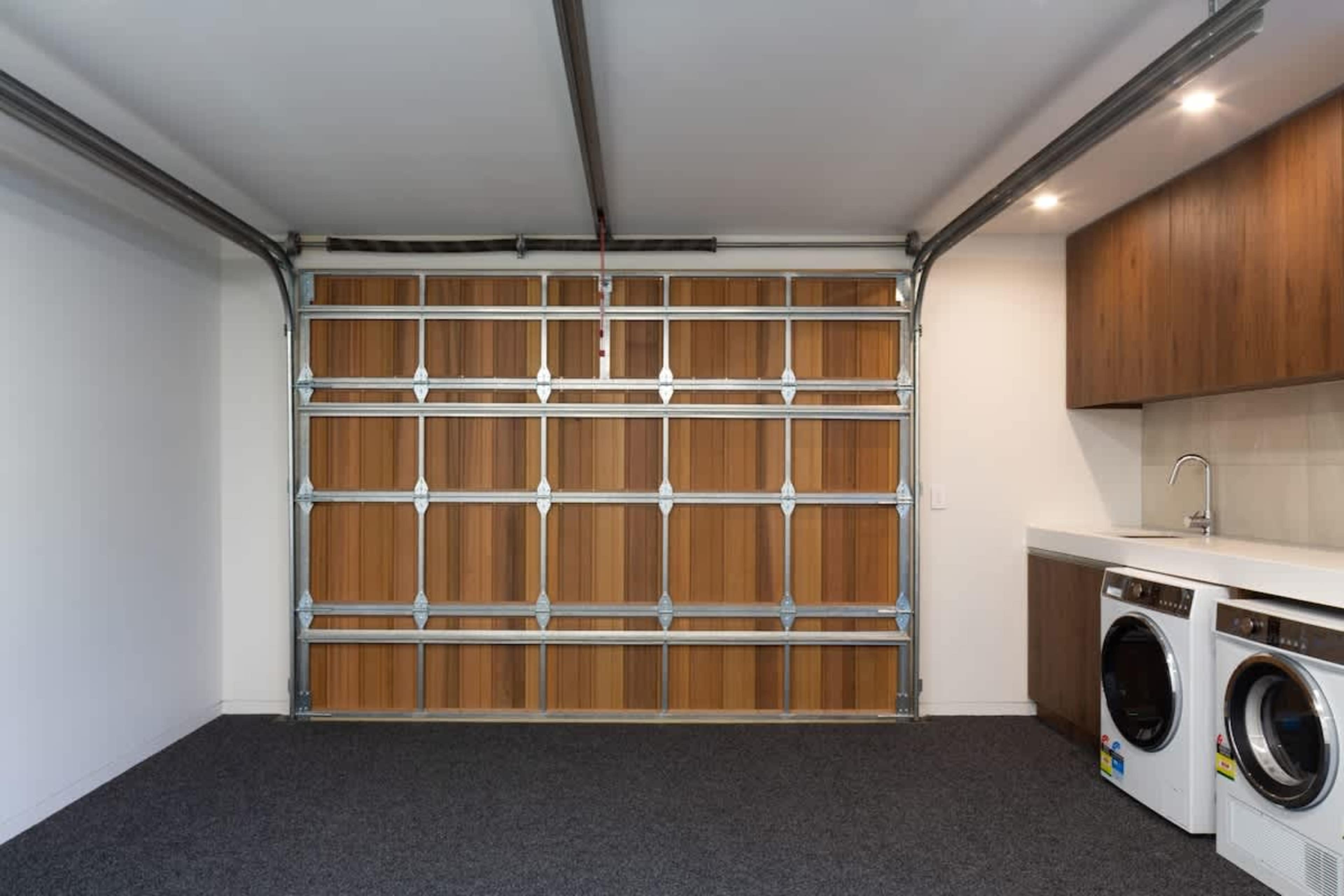 Convenient garage and laundry facilities for your Queenstown stay