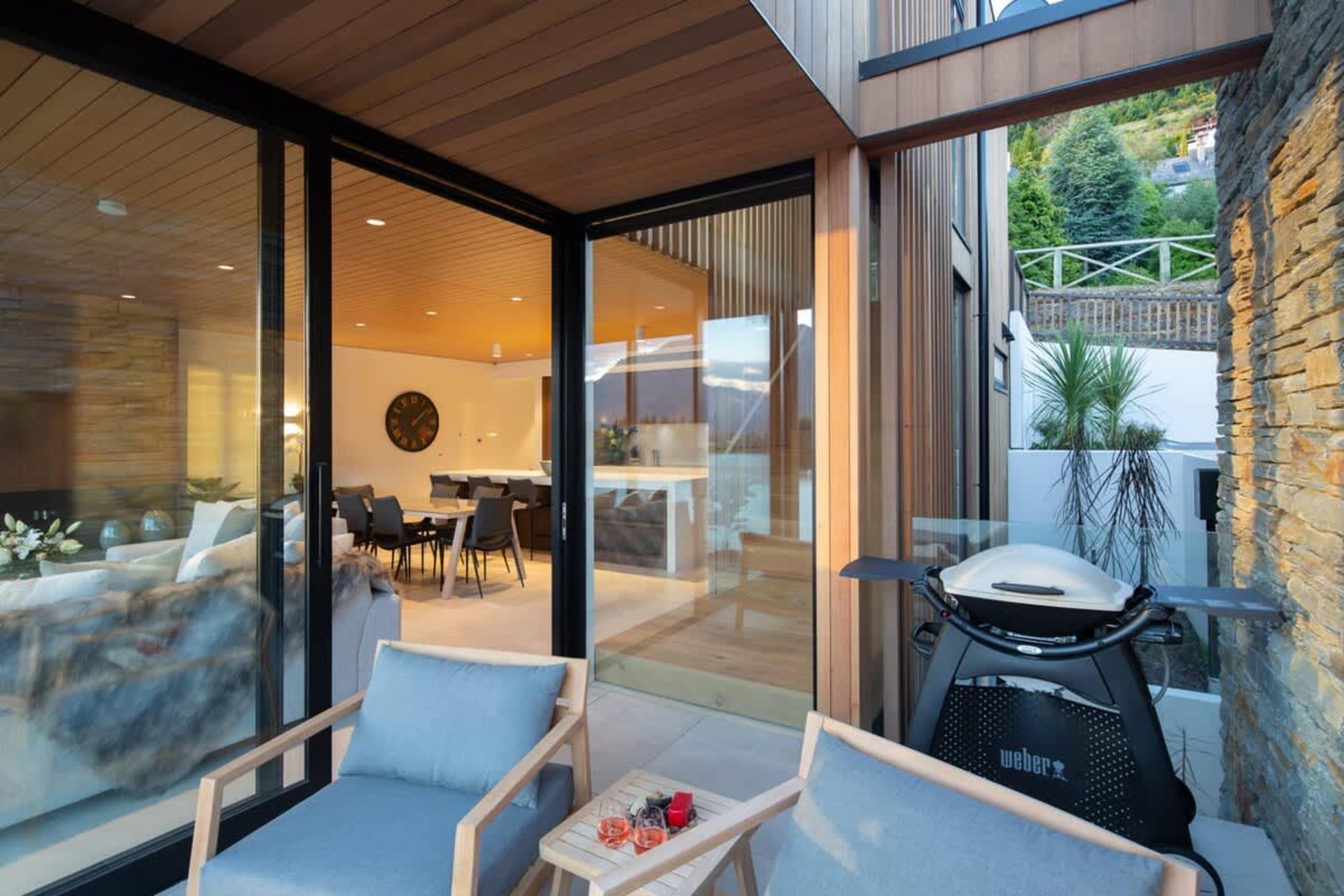 Enjoy a BBQ and relax with outdoor furniture, your luxury escape in New Zealand
