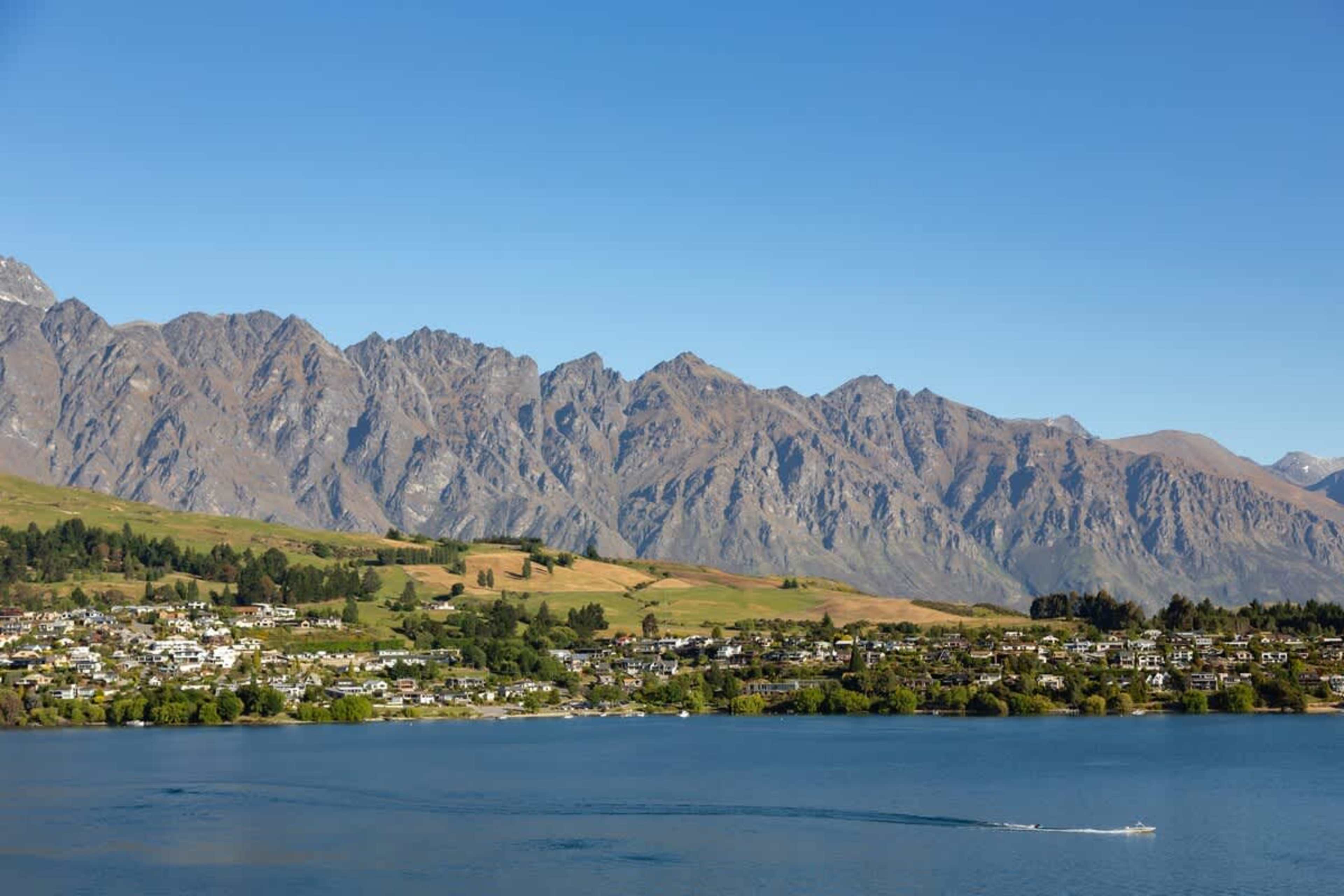 The mighty Remarkables range from 5 star accommodation in Queenstown