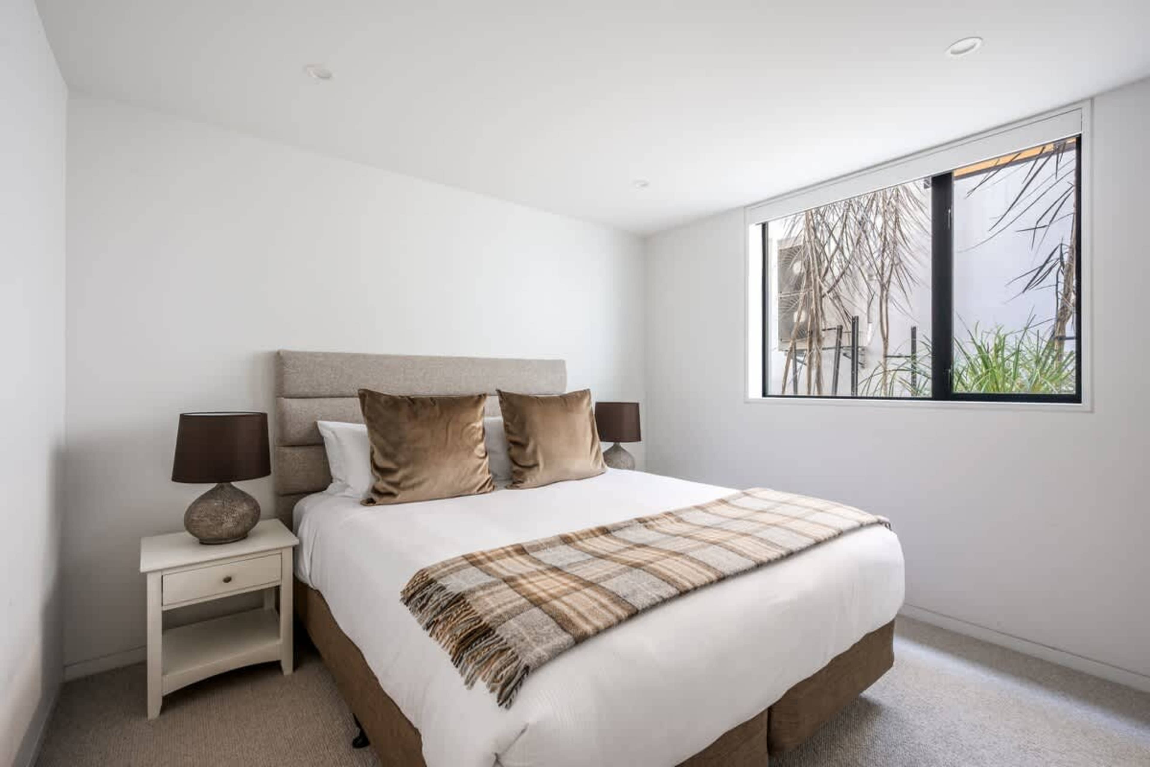 Bedroom 4 set up as a king size