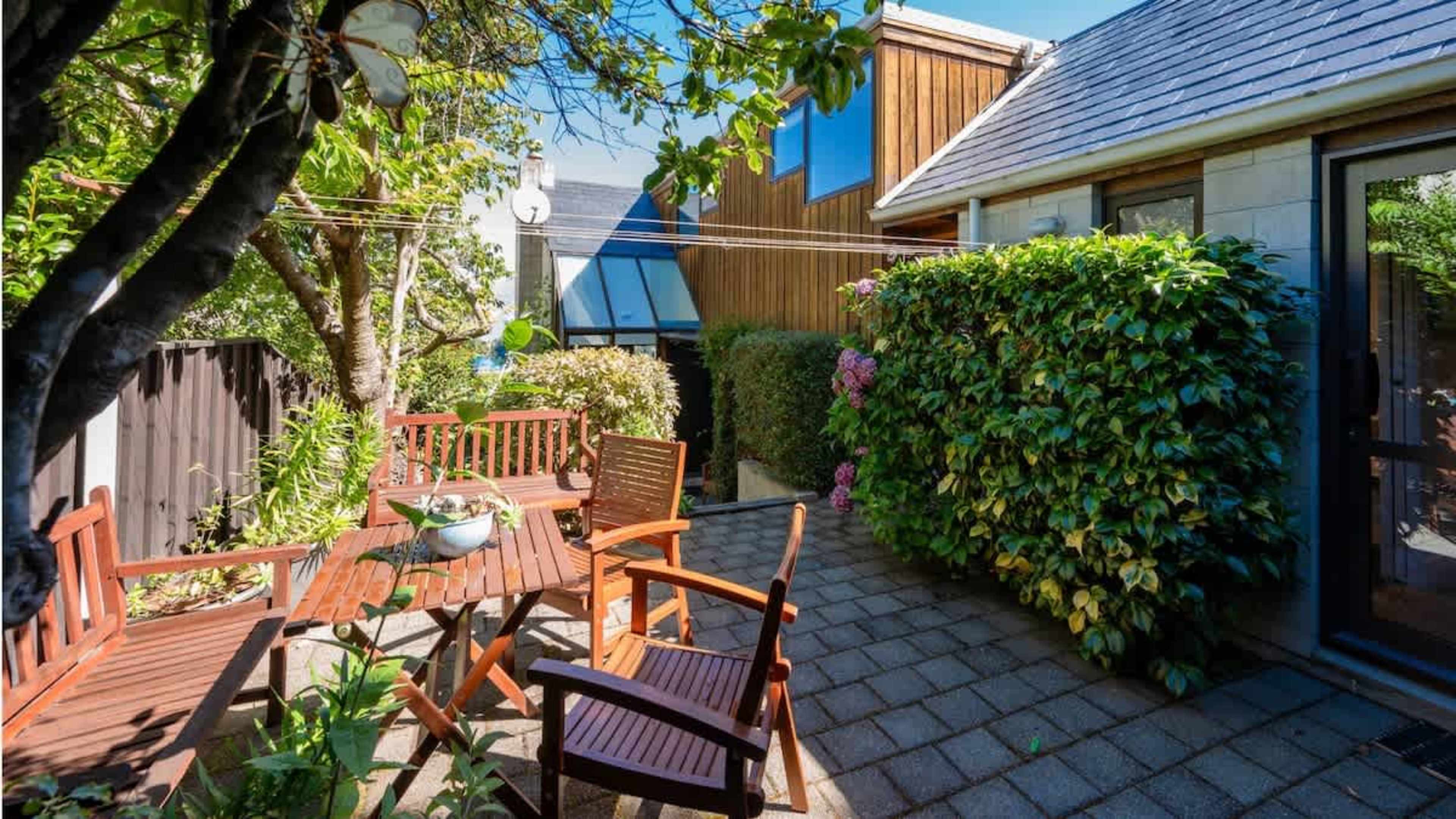 Charming outdoor garden at our Queenstown luxury accommodation