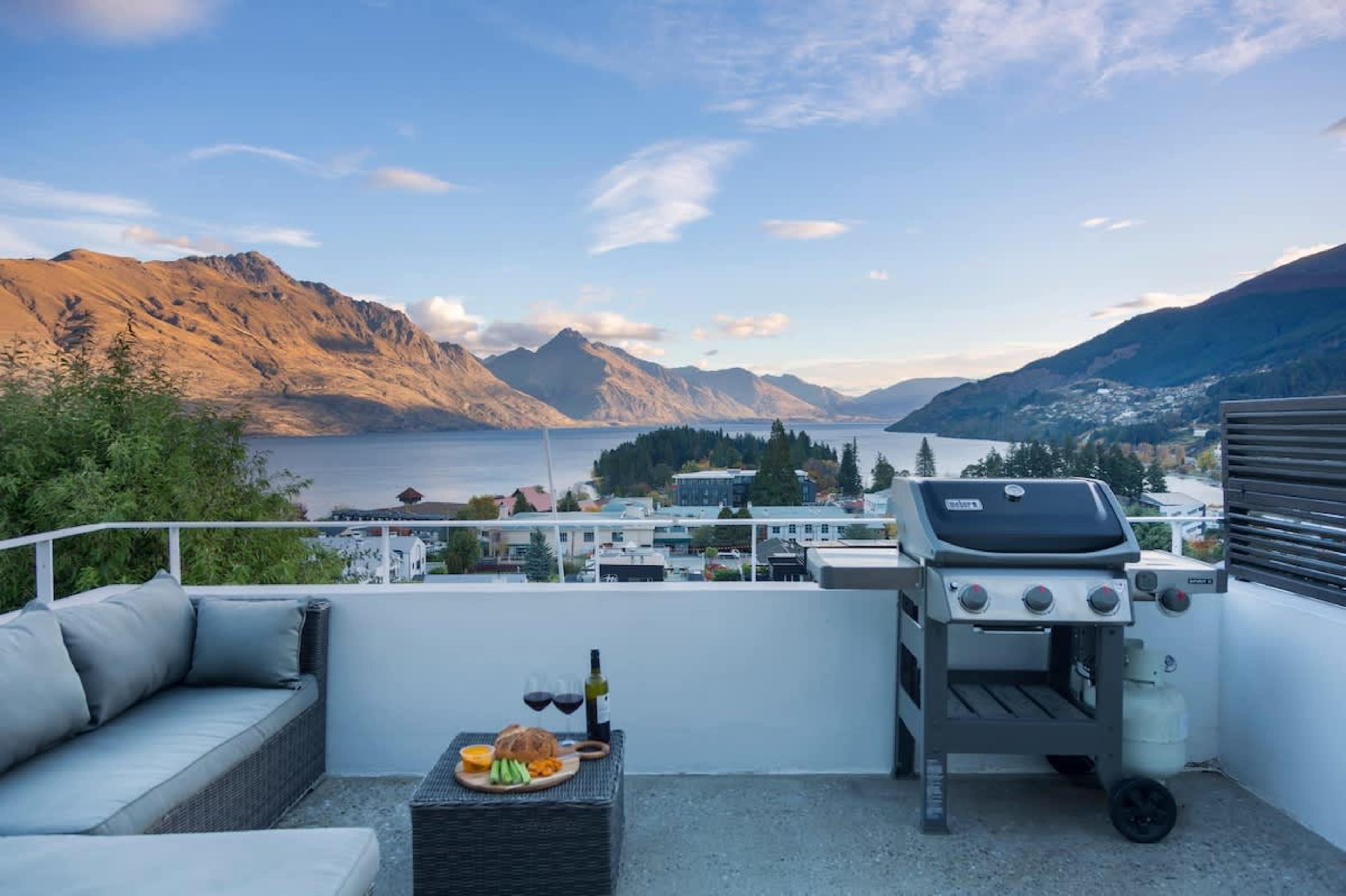Stunning Views Await ✨

Step onto the private balcony and take in breathtaking panoramic views of Lake Wakatipu and the surrounding mountains. With a BBQ and seamless indoor-outdoor flow, it’s the perfect spot to unwind or entertain. 