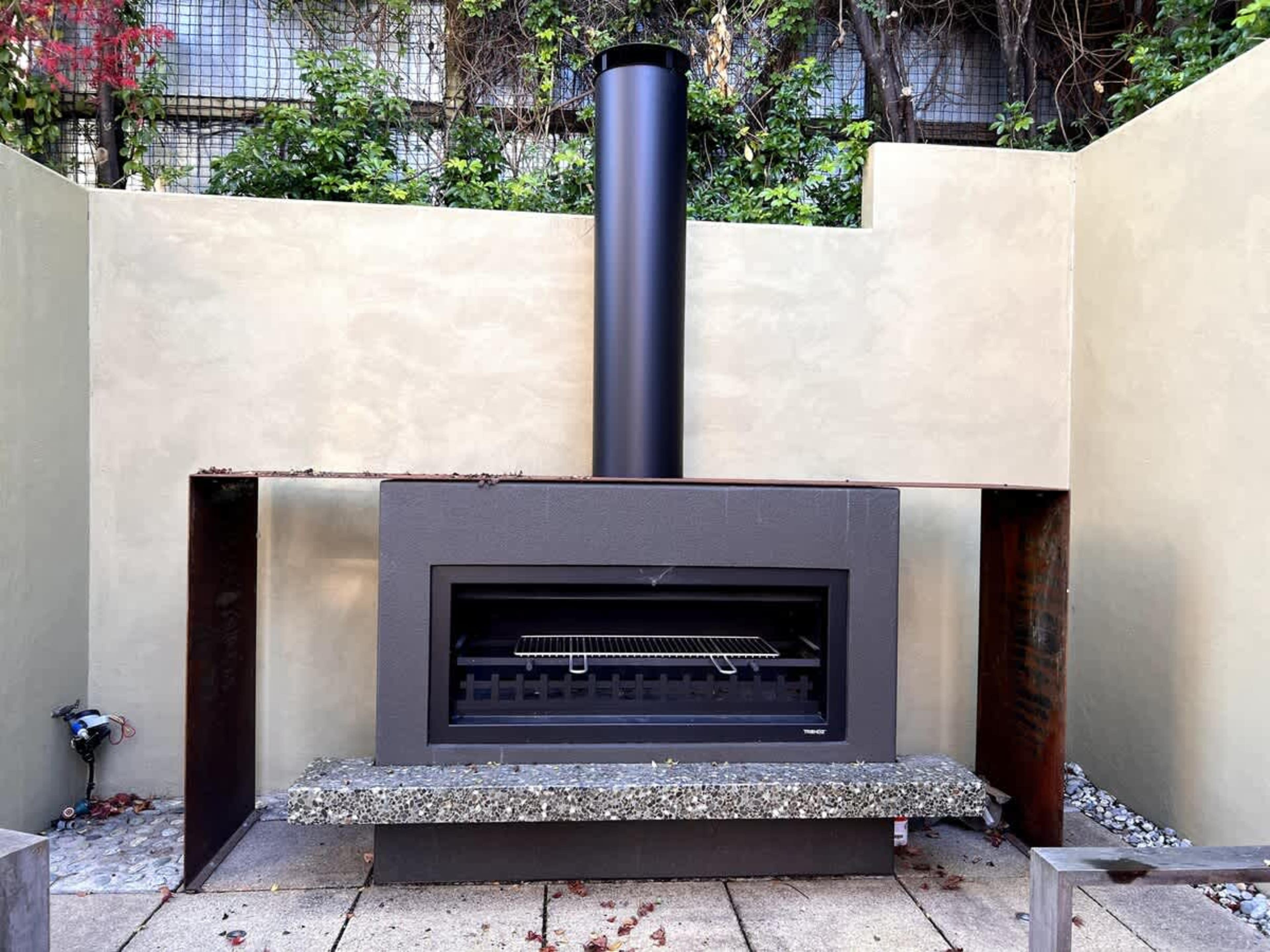 Outdoor fireplace