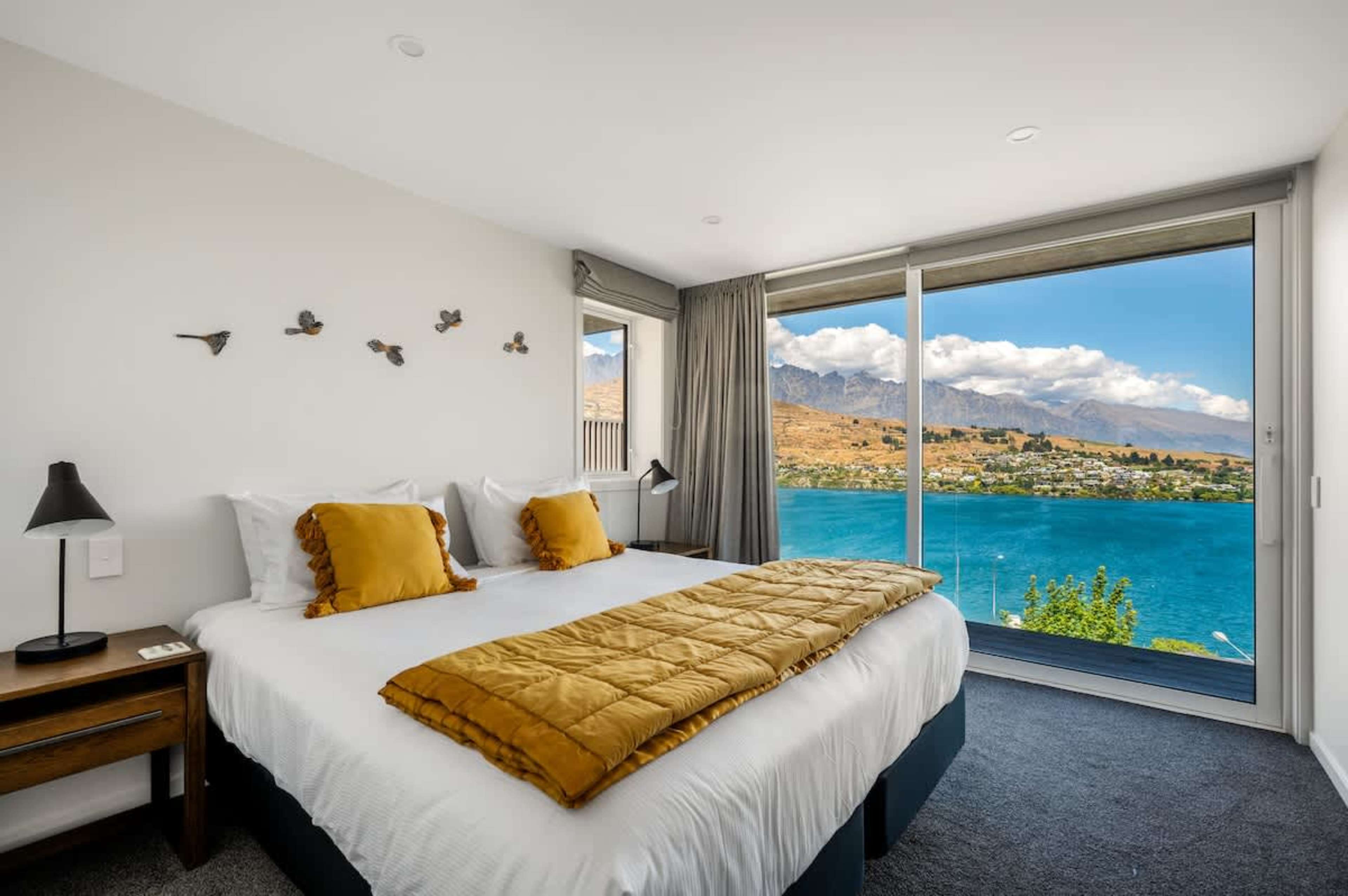 What are you waiting for?
Book now!