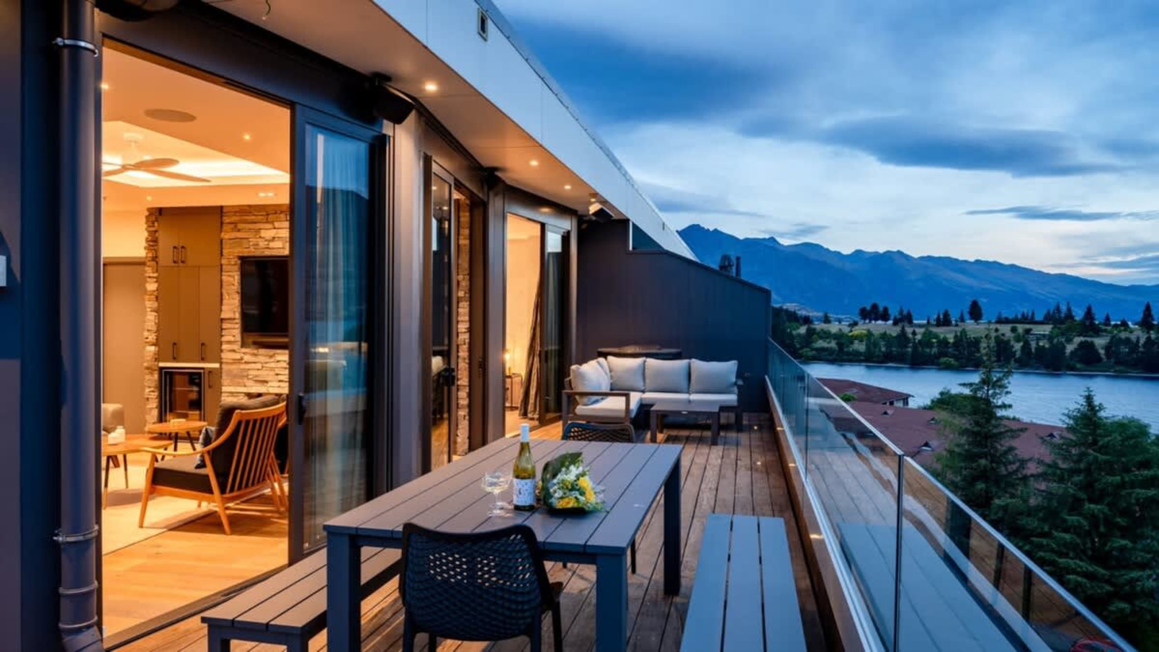 Private Balcony with BBQ and Incredible Views
Unwind on the private balcony with a BBQ, offering spectacular views over Queenstown CBD, the sparkling lake, and the iconic mountains.