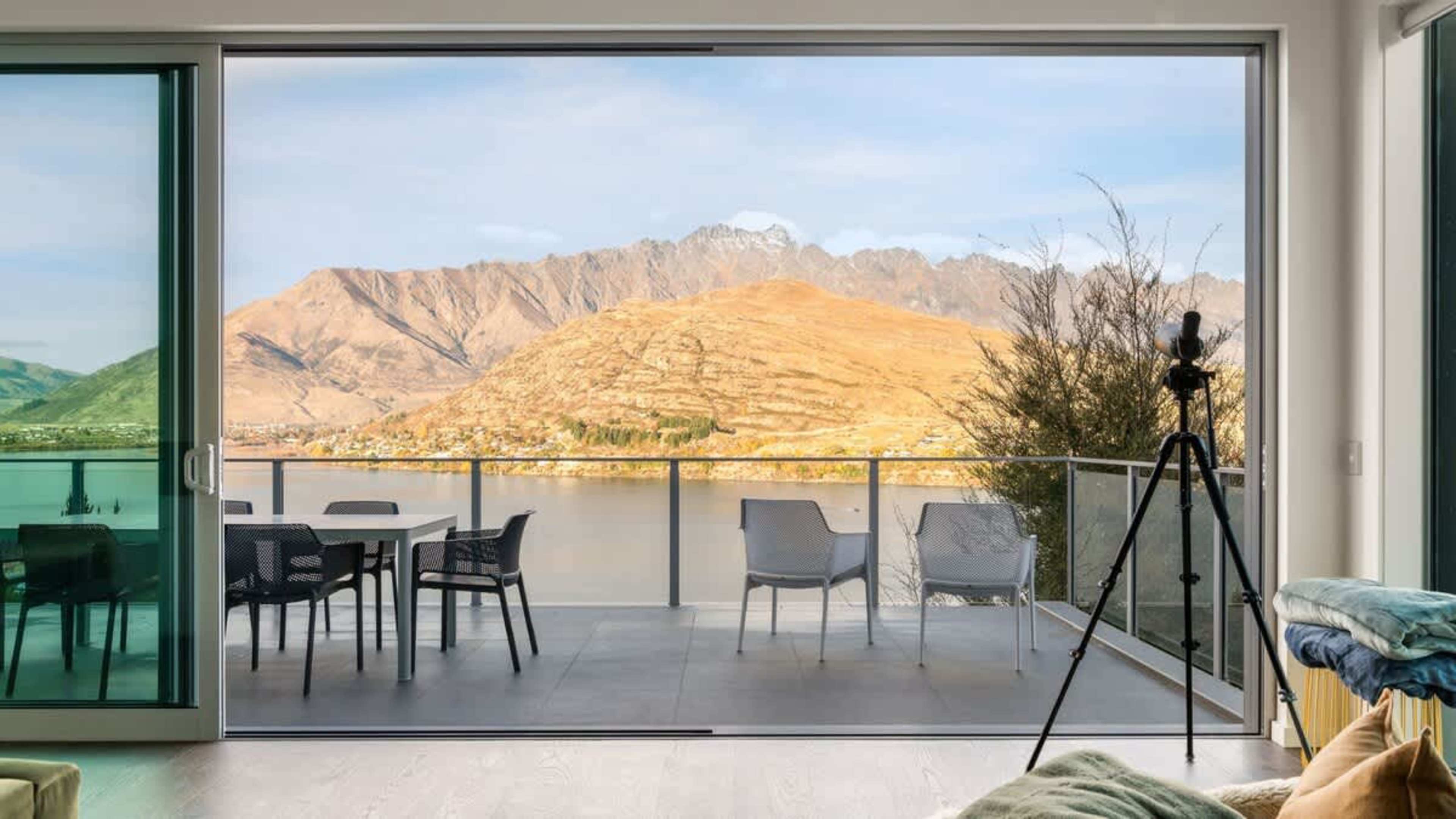 Sophisticated Living Room with Gas Fire and Views
Relax in the newly refurbished living room, with expansive views, a gas fireplace, heat pump, and air conditioning, blending modern luxury and comfort seamlessly.