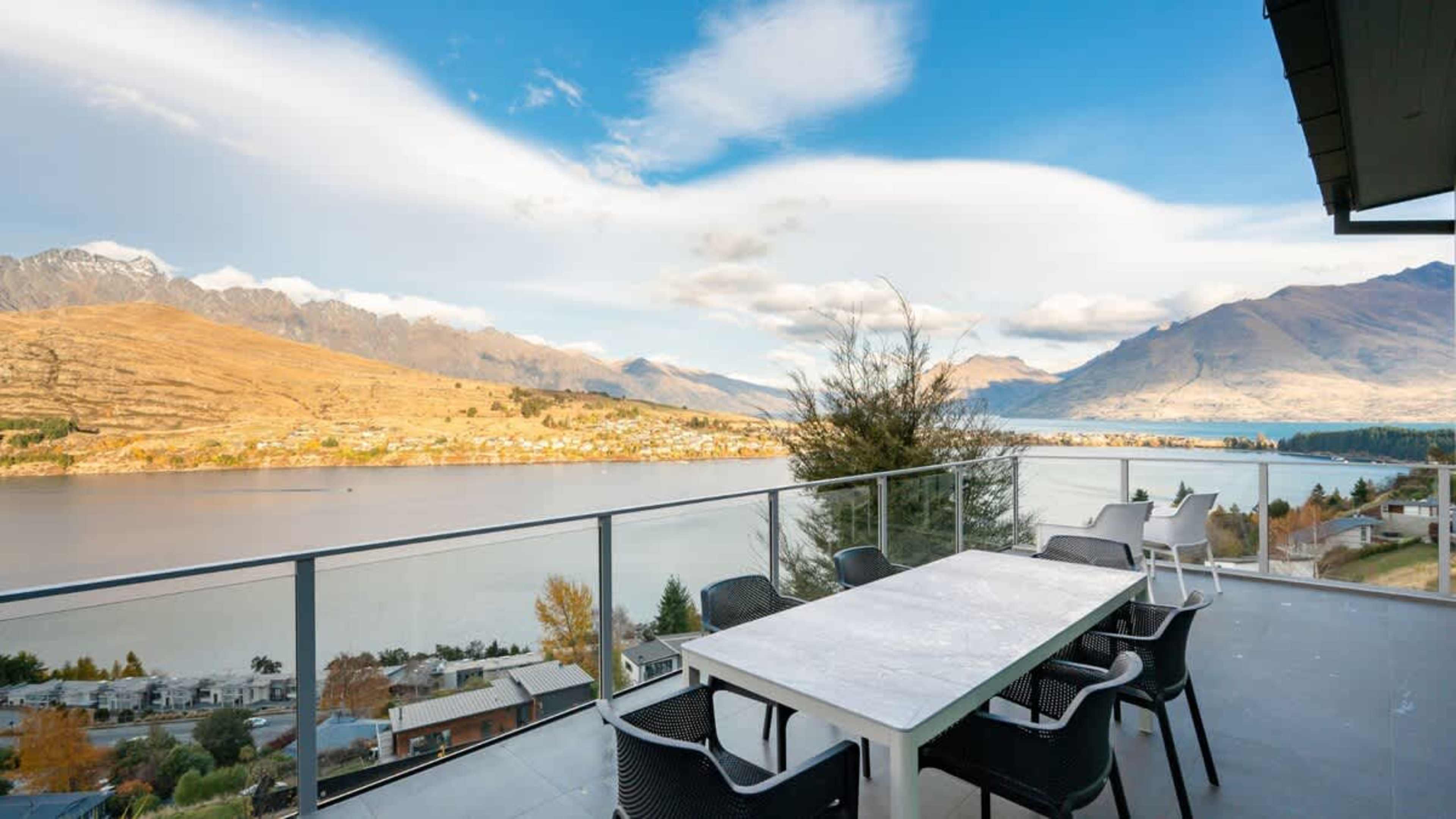 Balcony with Views, BBQ, and Relaxing Space for Wine/Coffee
Relax on the balcony with panoramic views, a BBQ for easy outdoor cooking, and the perfect setting for enjoying your favorite beverage, whether coffee or wine.