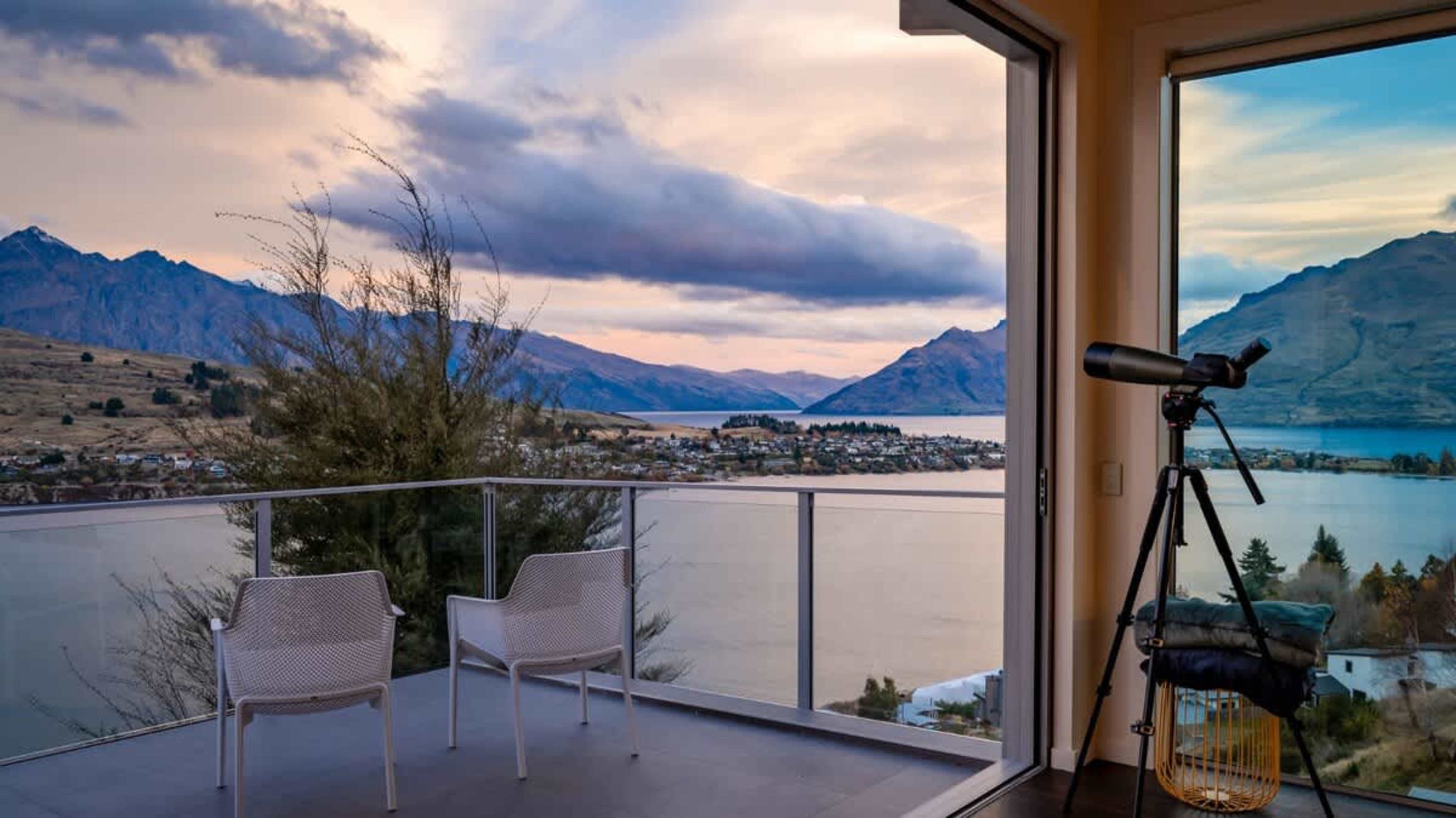 Private Balcony with BBQ, Views, and Refreshments
Unwind on the private balcony, featuring stunning views, a BBQ for easy outdoor dining, and a peaceful spot to enjoy your favorite coffee or wine.