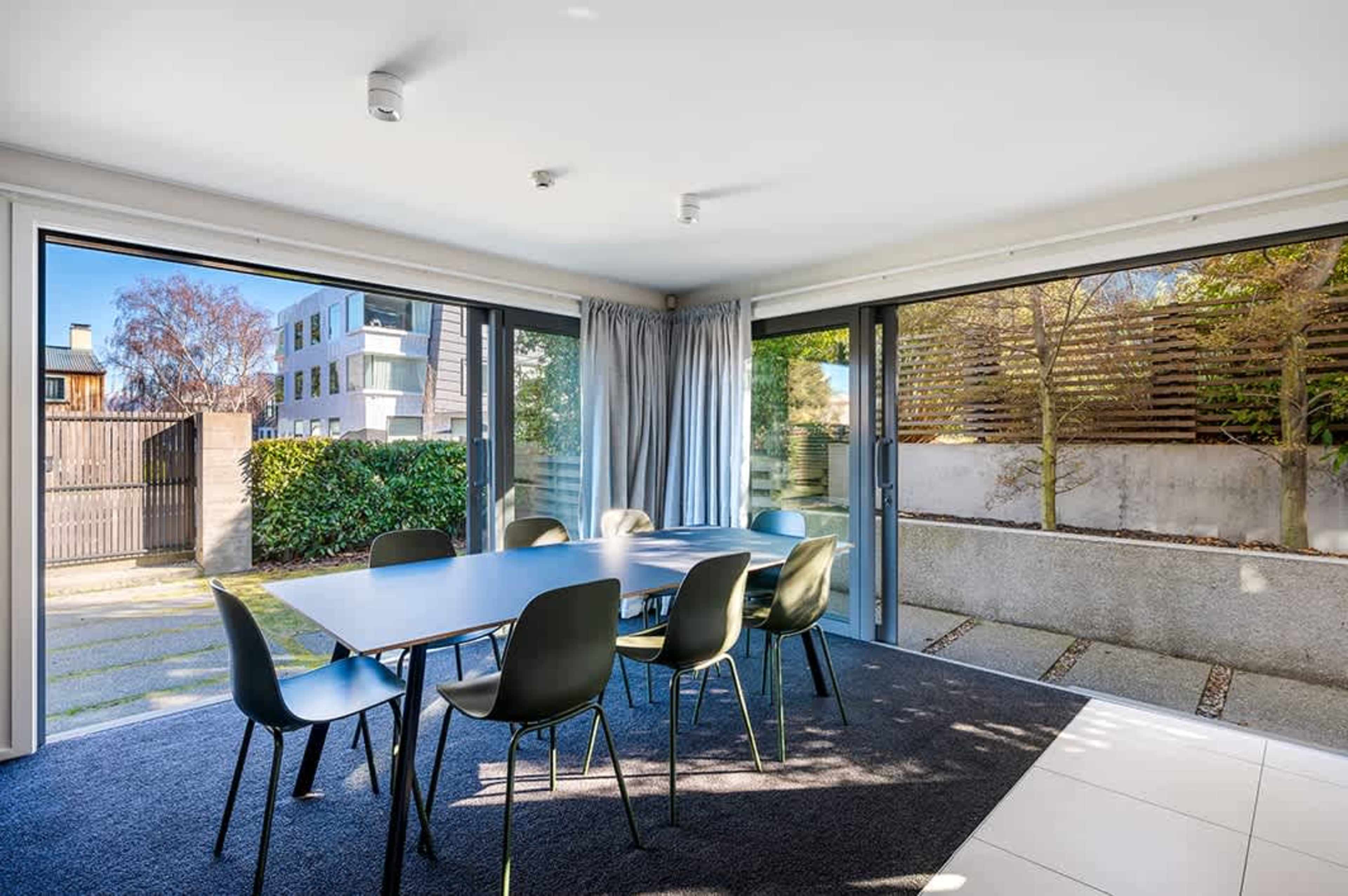 Bright and Inviting Dining Area
This dining room is designed for both casual and formal meals, offering a modern table and comfortable seating for dining in. Queenstown’s fantastic restaurant choices are also just a short walk away.