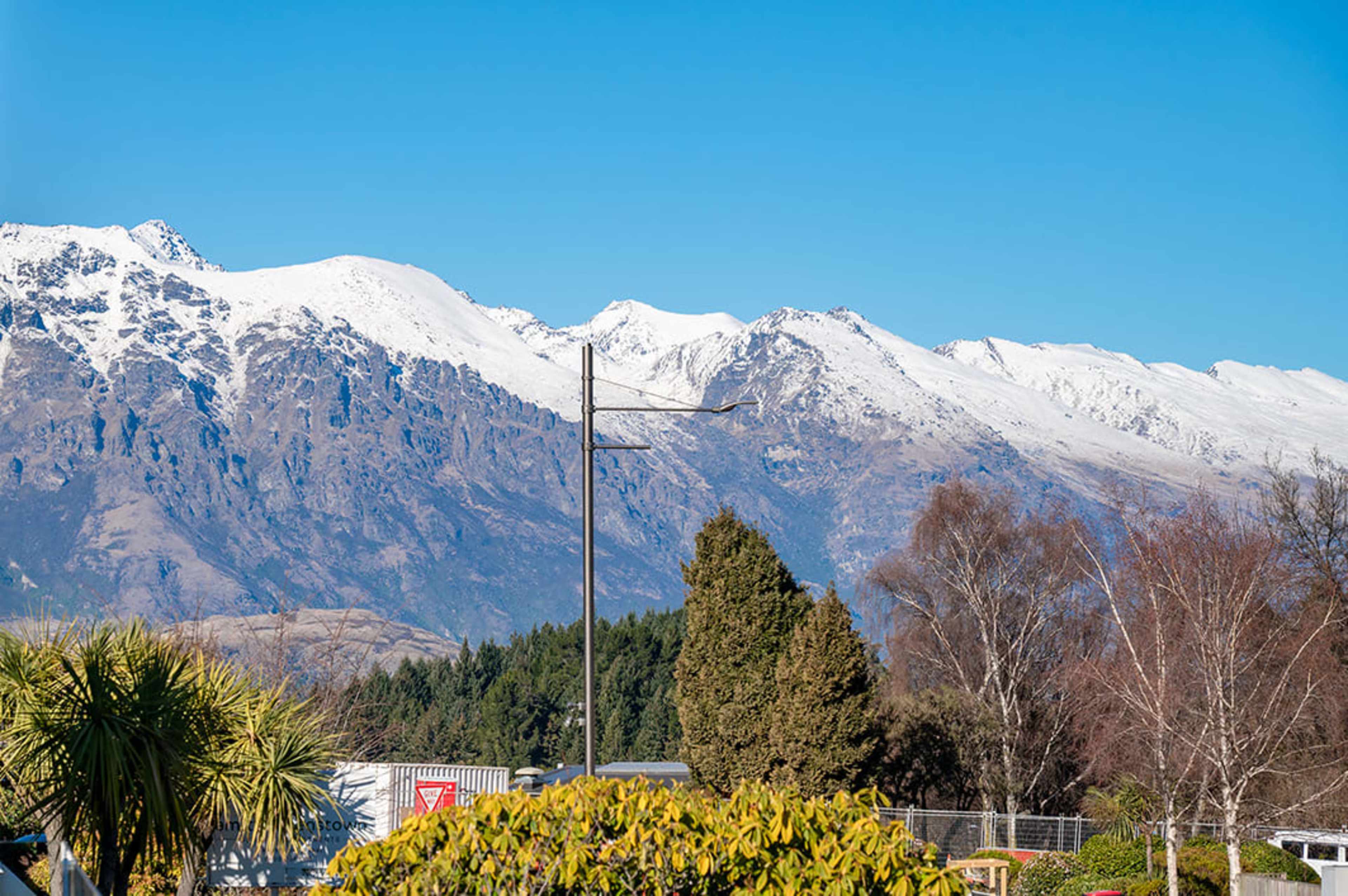 Spectacular Views of Queenstown
This apartment boasts sensational views, making it a true gem in the heart of the city. Enjoy the picturesque scenery of the mountains and surrounding beauty from the comfort of your living space.