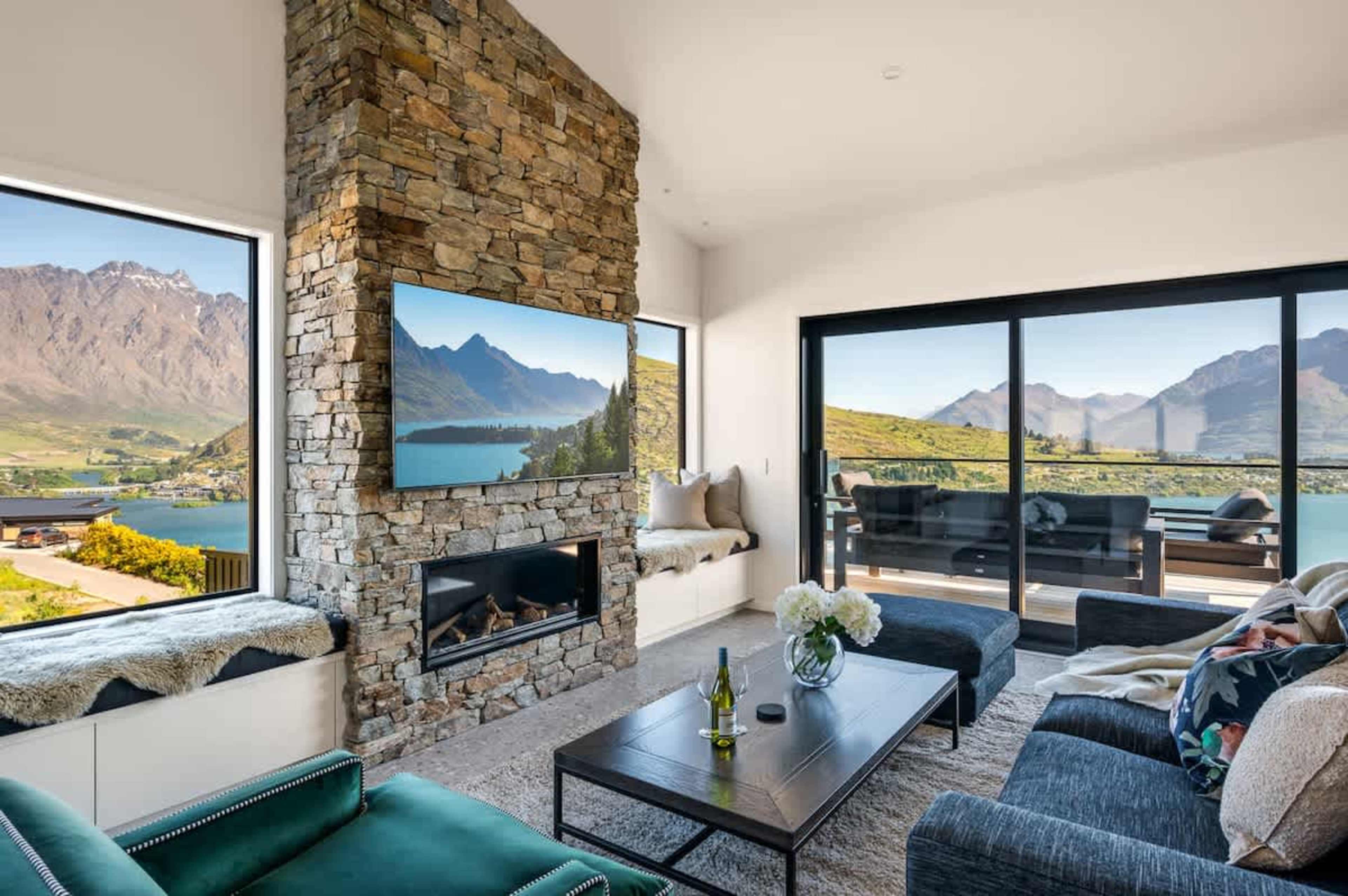 Cozy Gas Fireplace Ambiance – Relax by the sleek gas fire, perfectly positioned to create warmth and atmosphere. Whether it’s a snowy evening or a crisp morning, it’s the ideal spot to unwind with family or friends.