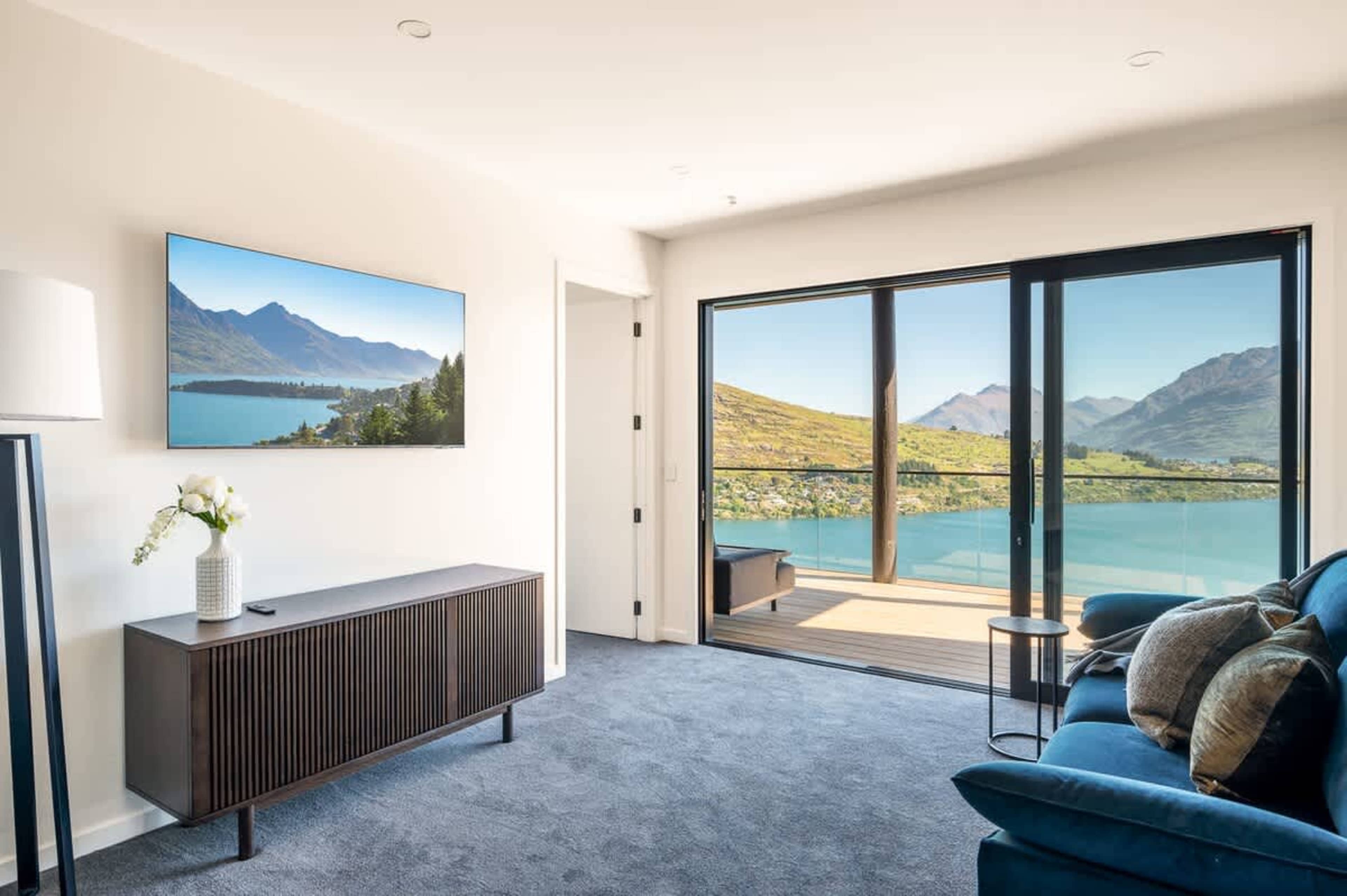 Private Second Living Room – Adjacent to the bedroom, the second living room offers a private retreat with its own outdoor deck and stunning views, perfect for unwinding with a book or enjoying quiet moments away from the main living area.