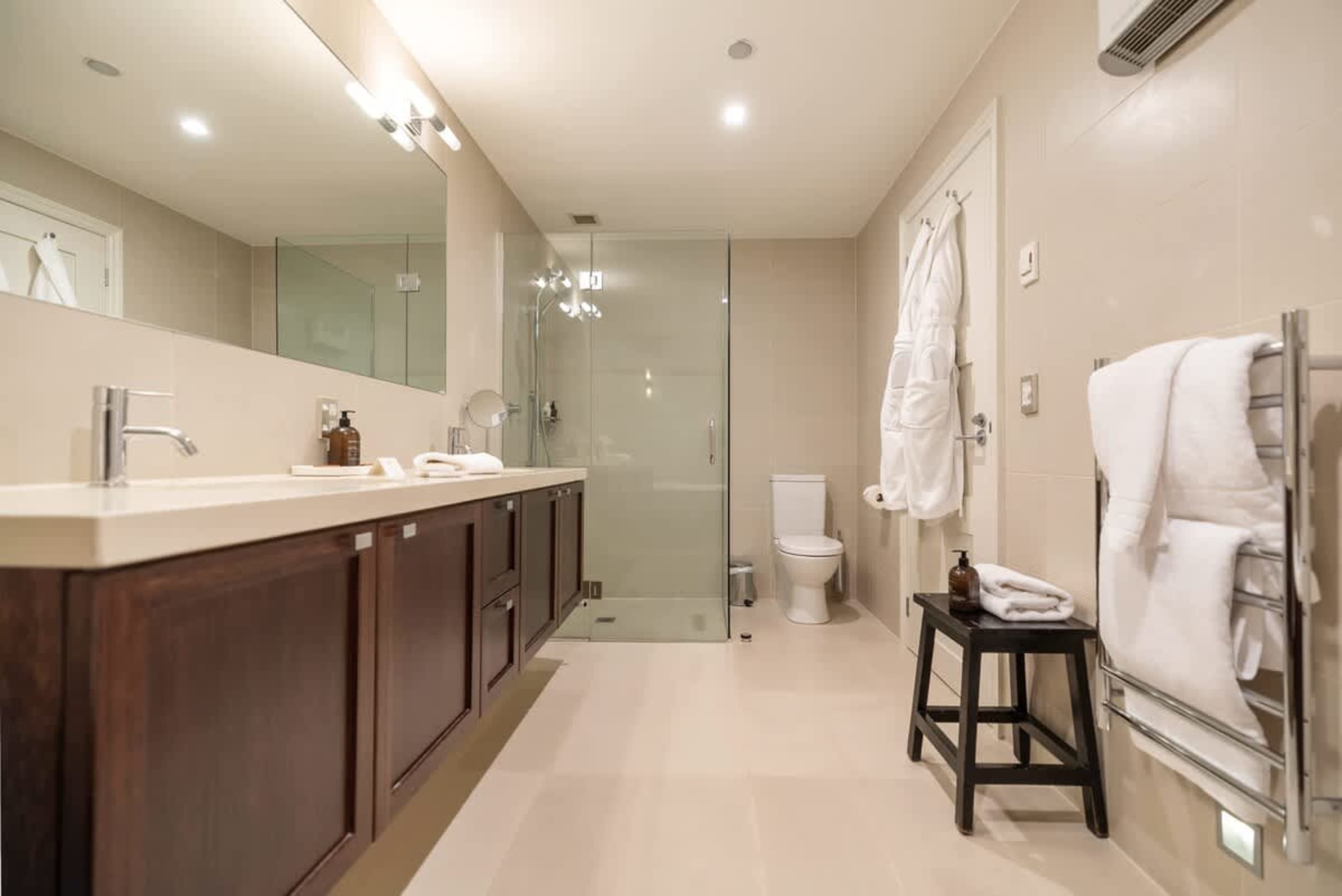 Pamper Yourself in Style – This ensuite features designer finishes, soft towels, and luxury toiletries, ensuring a relaxing and indulgent retreat.