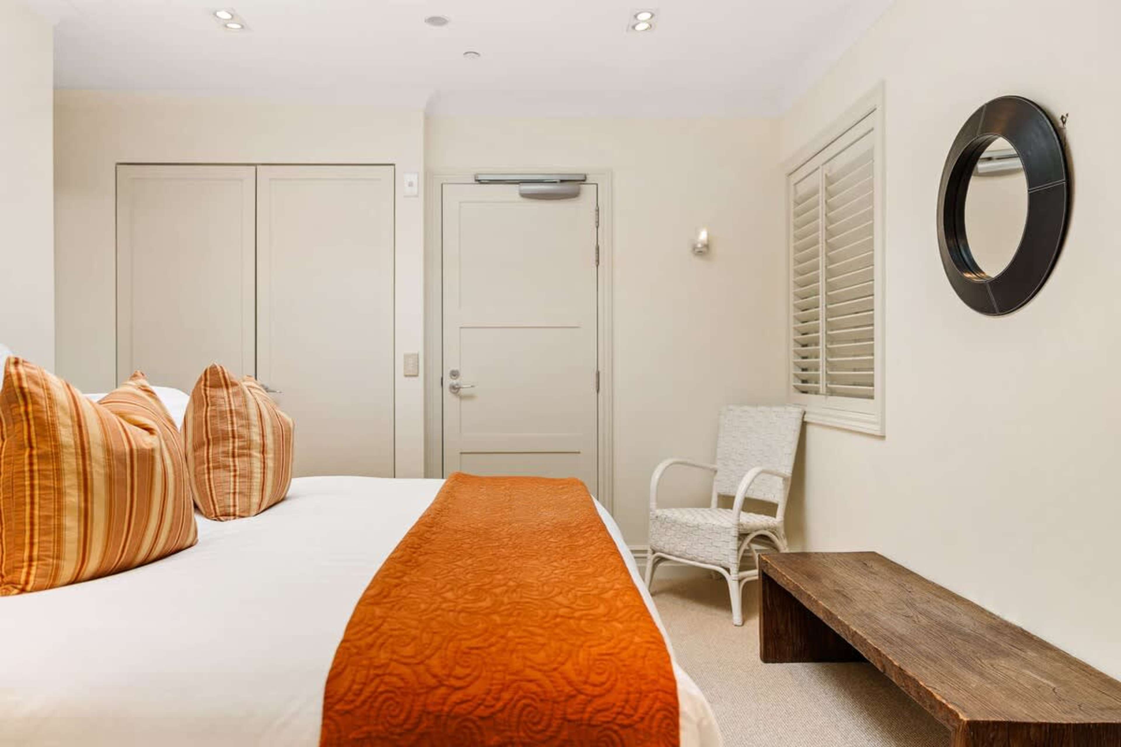 Spacious & Stylish Third Bedroom – A beautiful retreat featuring a plush king bed, luxury bedding, blackout blinds, and air-conditioning for ultimate comfort.
