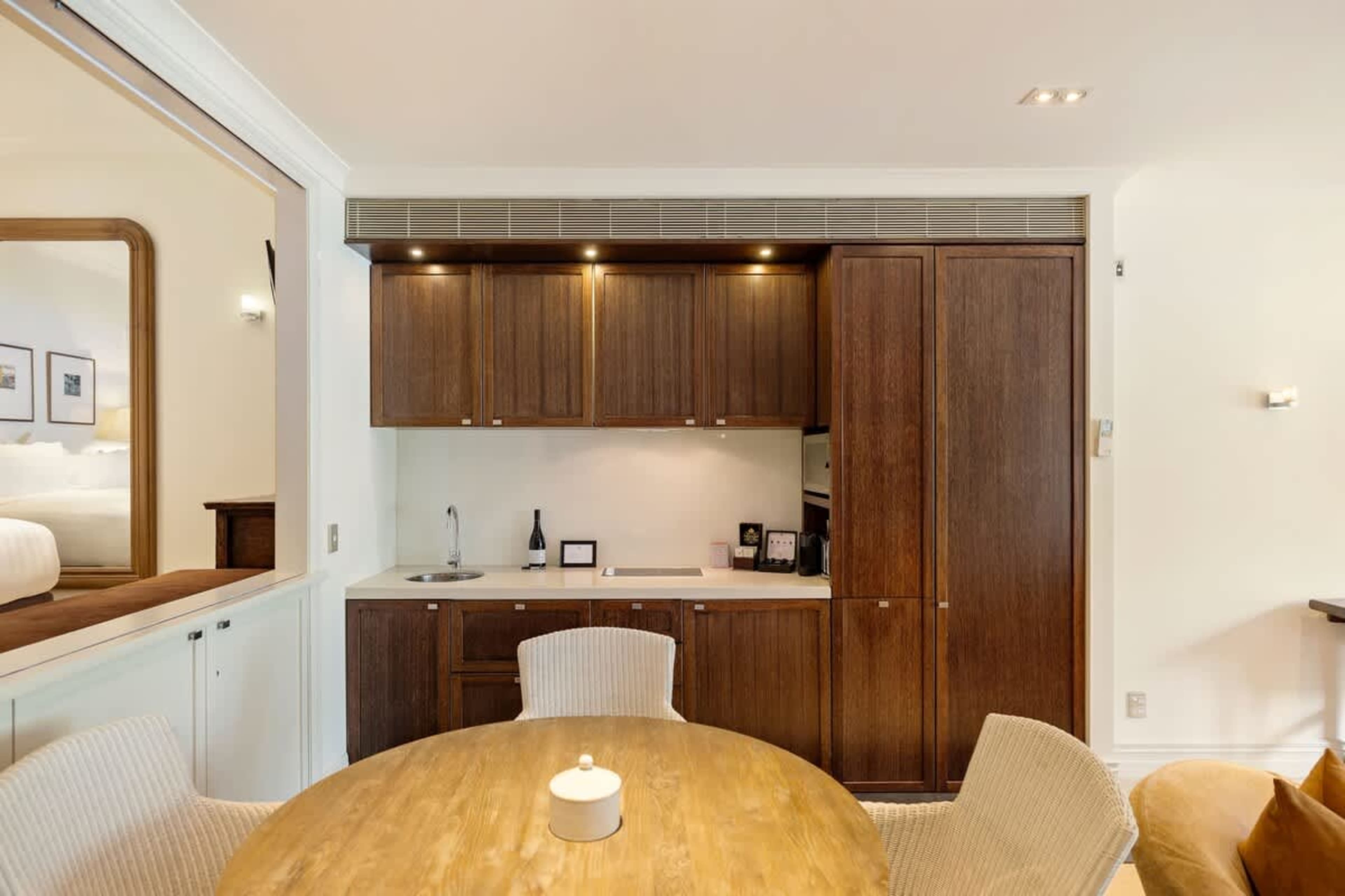 Fully Equipped Modern Kitchen – The sleek, well-appointed kitchen comes with all the essentials, including a Nespresso coffee machine, perfect for enjoying a cup of coffee in the morning before a day of adventure.