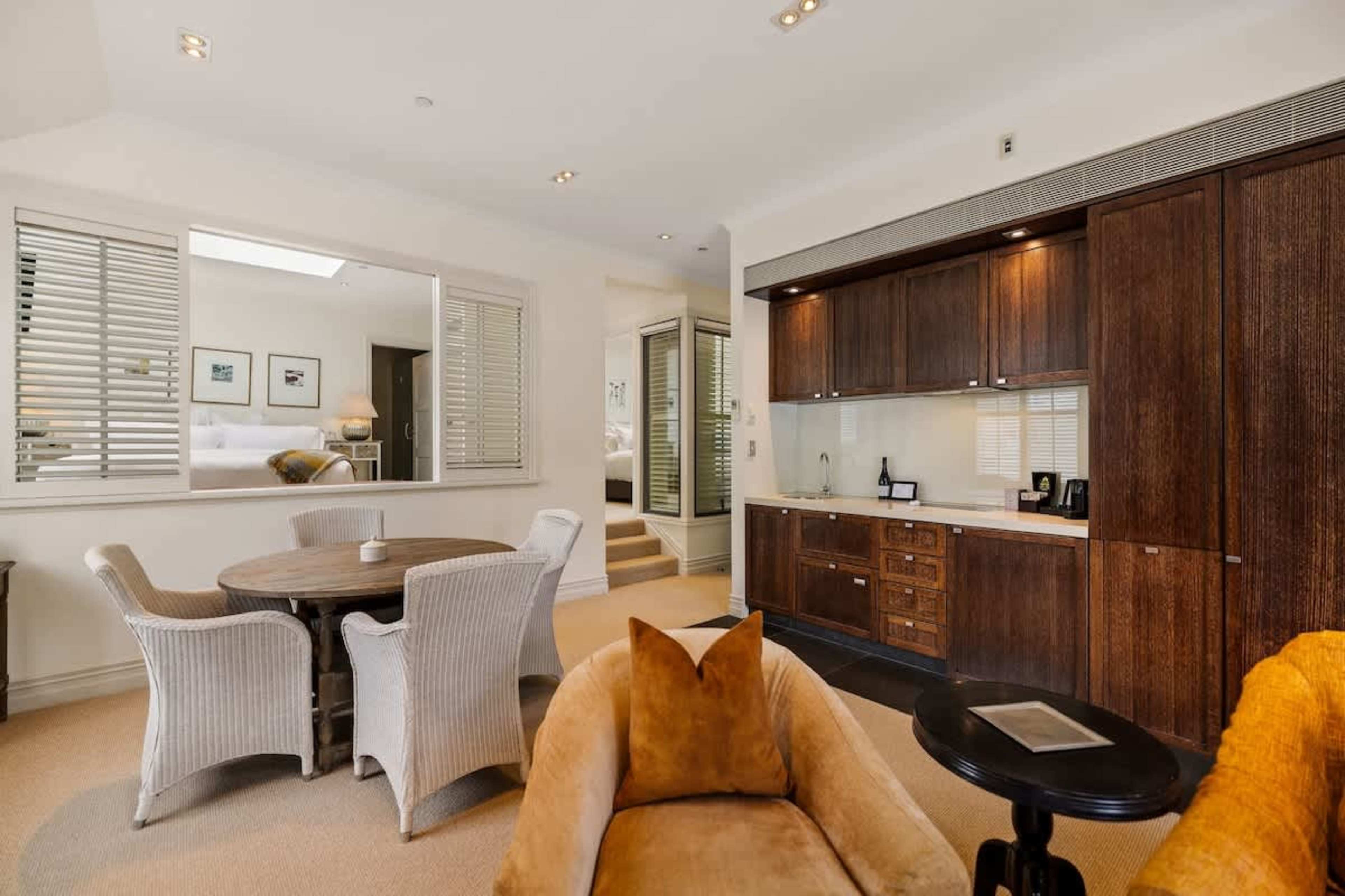Luxury & Functionality Combined – Cook with ease in this elegant kitchen, featuring premium fittings and everything you need for a relaxing Queenstown getaway, just steps from the best restaurants and cafes.